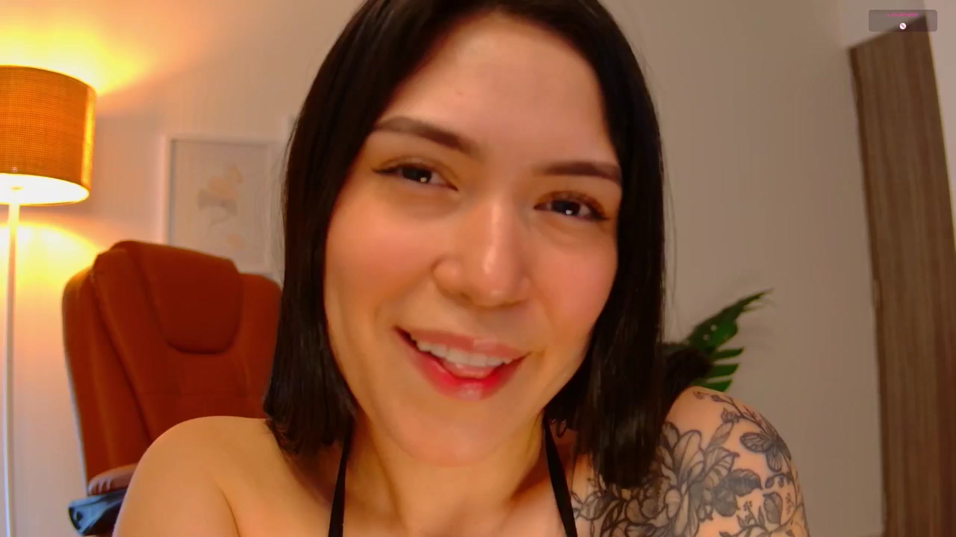 Gallery image thumbnail from angel_sweet9's myfreecams stream on, 09/19/2025, 14:44 image 12 of 20
