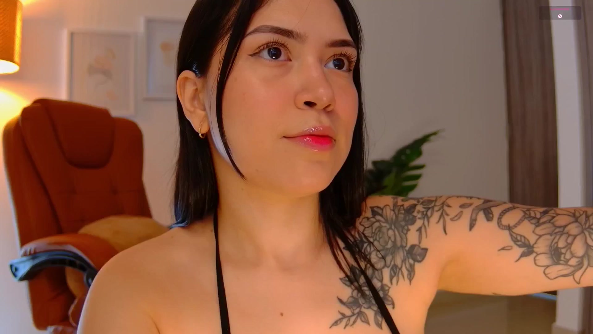 Gallery image thumbnail from angel_sweet9's myfreecams stream on, 09/19/2025, 14:44 image 6 of 20