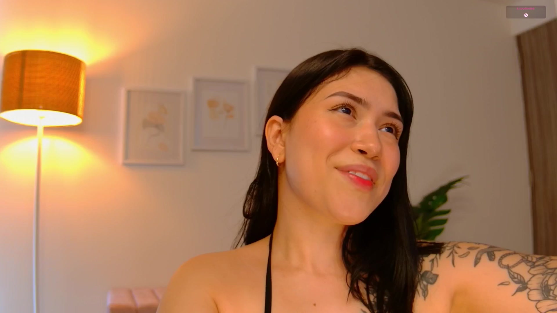 Gallery image thumbnail from angel_sweet9's myfreecams stream on, 09/19/2025, 14:44 image 17 of 20