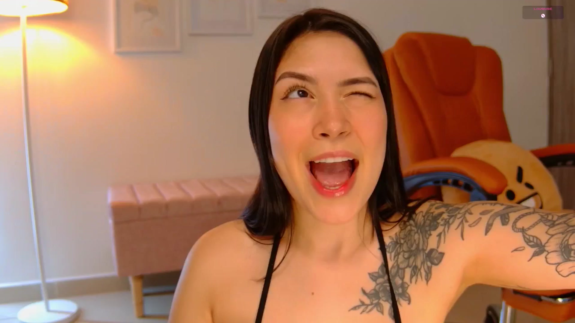 Gallery image thumbnail from angel_sweet9's myfreecams stream on, 09/19/2025, 14:44 image 15 of 20