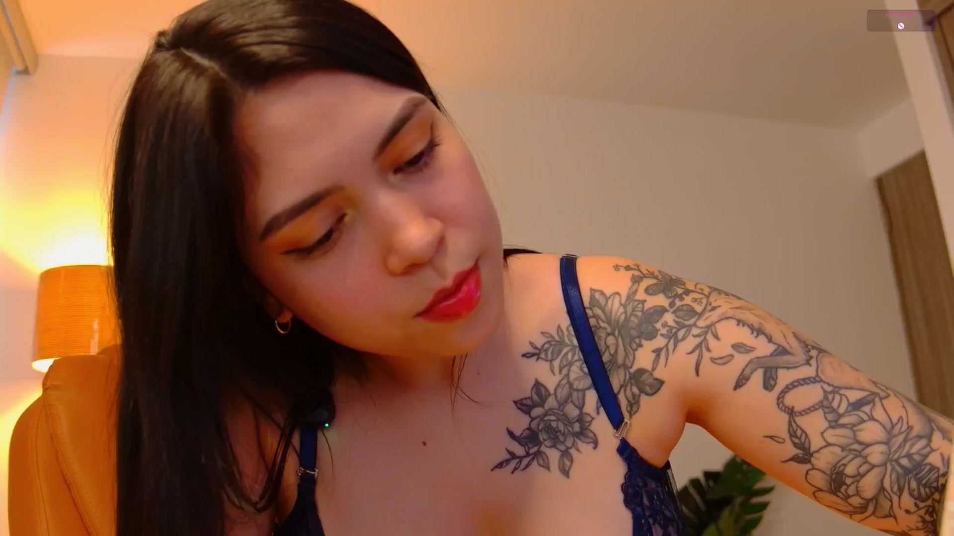 Gallery image thumbnail from angel_sweet9's myfreecams stream on, 09/26/2025, 15:54 image 16 of 20