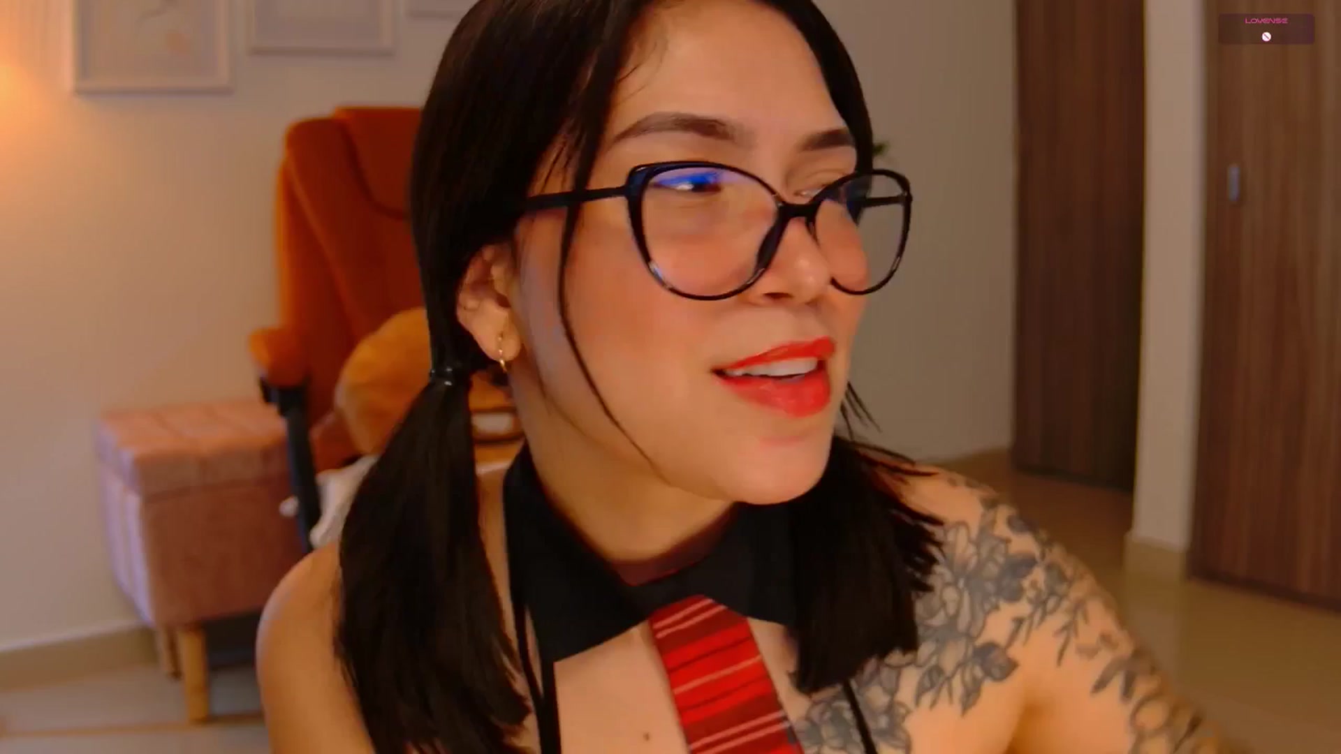 Gallery image thumbnail from angel_sweet9's myfreecams stream on, 10/13/2025, 14:11 image 14 of 20