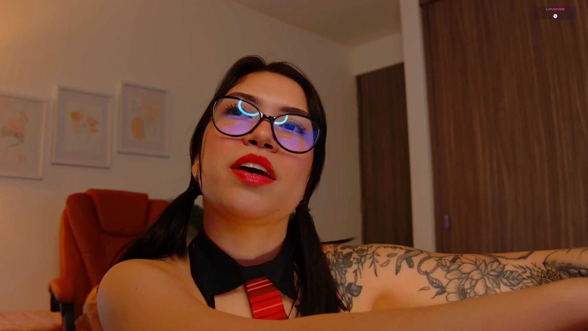 Gallery image thumbnail from angel_sweet9's myfreecams stream on, 10/13/2025, 14:11 image 10 of 20