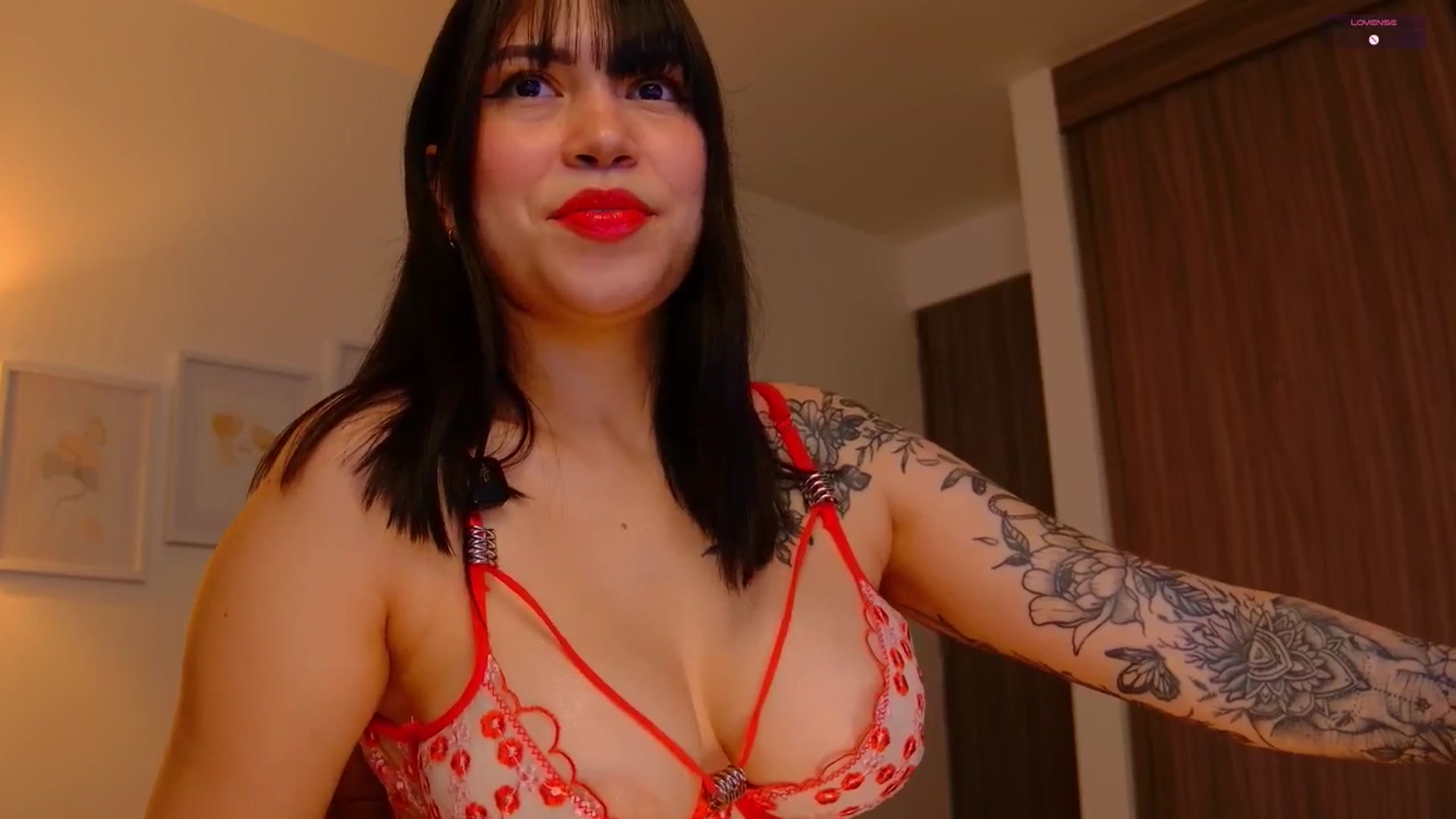 Gallery image thumbnail from angel_sweet9's myfreecams stream on, 10/29/2025, 17:27 image 7 of 20