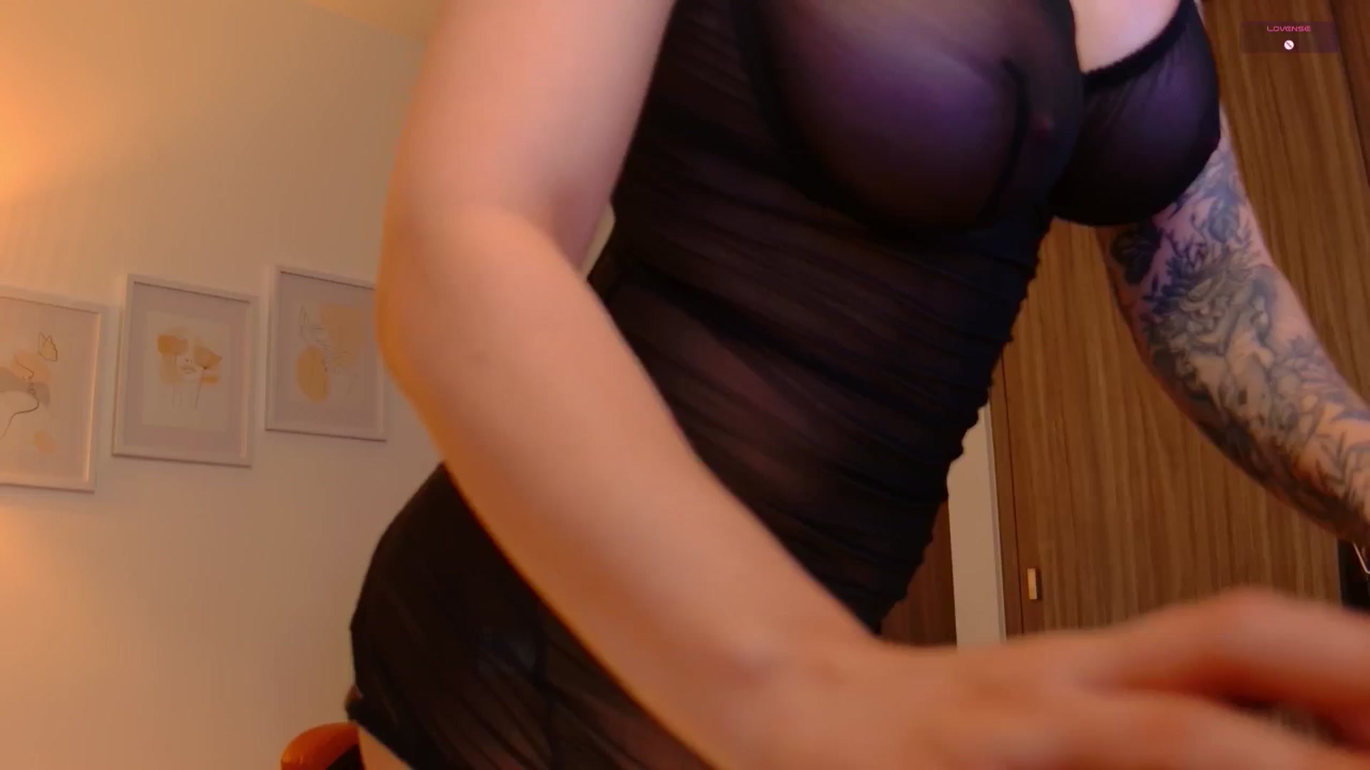Gallery image thumbnail from angel_sweet9's myfreecams stream on, 11/04/2025, 14:24 image 13 of 20