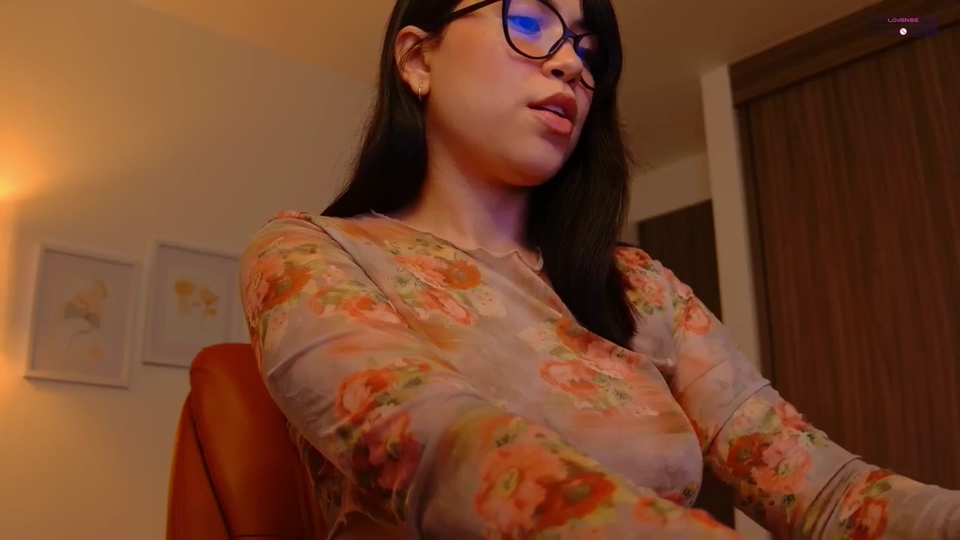 Gallery image thumbnail from angel_sweet9's myfreecams stream on, 11/06/2025, 16:29 image 12 of 20