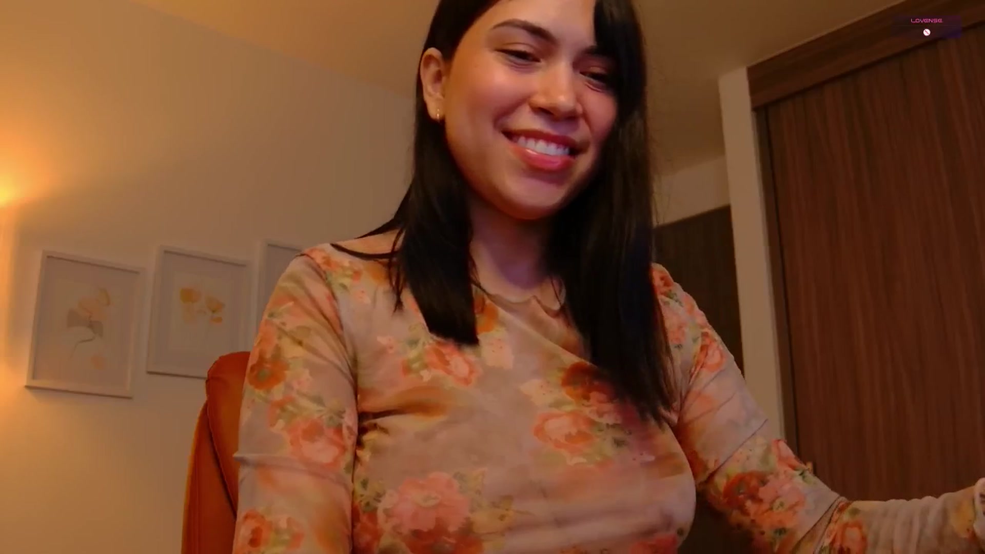 Gallery image thumbnail from angel_sweet9's myfreecams stream on, 11/06/2025, 16:29 image 3 of 20