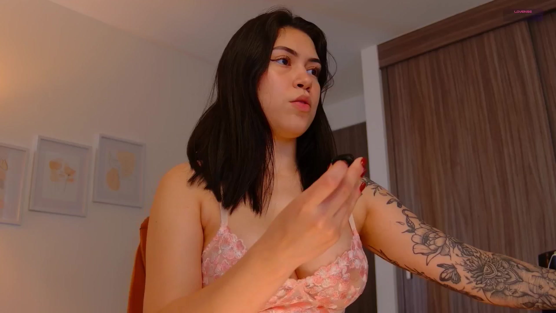 Gallery image thumbnail from angel_sweet9's myfreecams stream on, 11/07/2025, 14:53 image 1 of 20