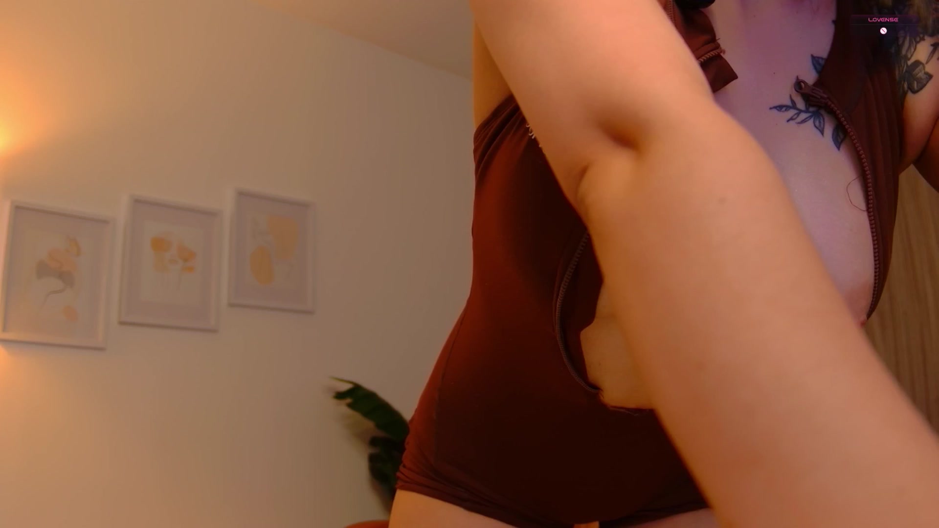 Gallery image thumbnail from angel_sweet9's myfreecams stream on, 11/11/2025, 17:04 image 4 of 20