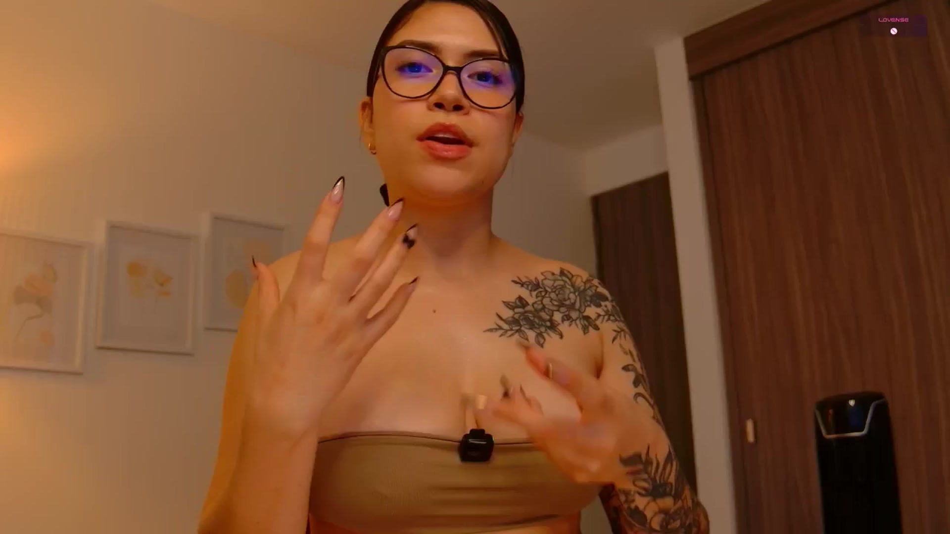 Gallery image thumbnail from angel_sweet9's myfreecams stream on, 11/25/2025, 15:54 image 10 of 20