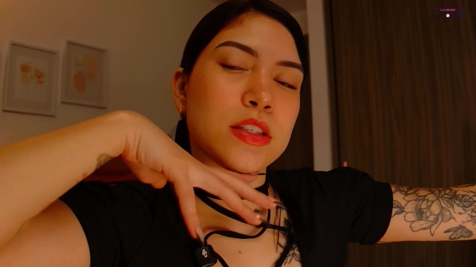 Gallery image thumbnail from angel_sweet9's myfreecams stream on, 11/28/2025, 13:57 image 15 of 20