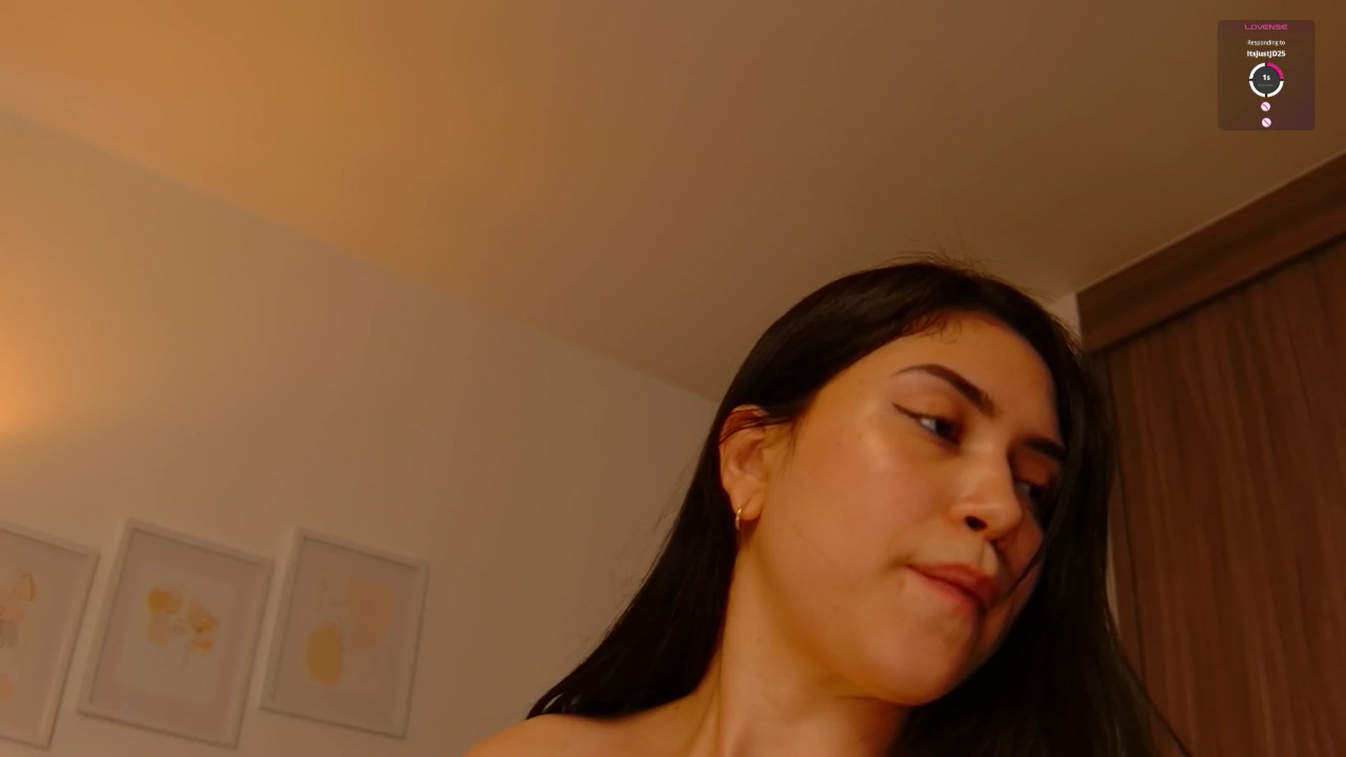 Gallery image thumbnail from angel_sweet9's myfreecams stream on, 12/06/2025, 17:46 image 9 of 20