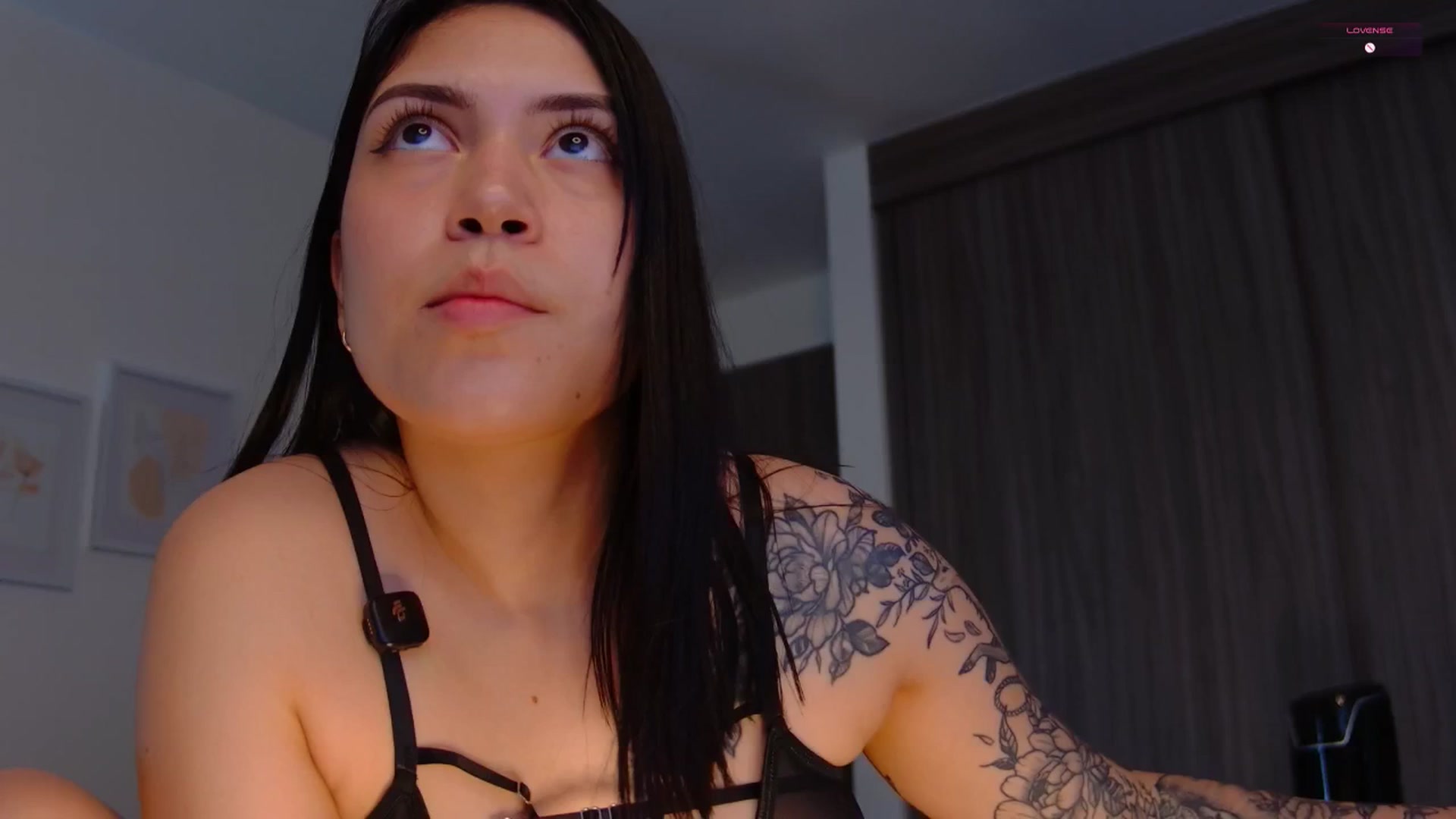 Gallery image thumbnail from angel_sweet9's myfreecams stream on, 12/08/2025, 18:19 image 19 of 20