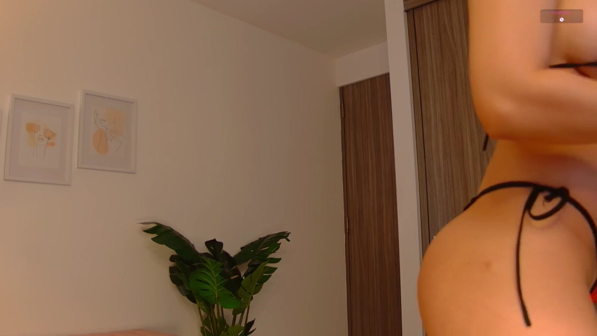 Gallery image thumbnail from angel_sweet9's myfreecams stream on, 12/22/2025, 16:37 image 18 of 20
