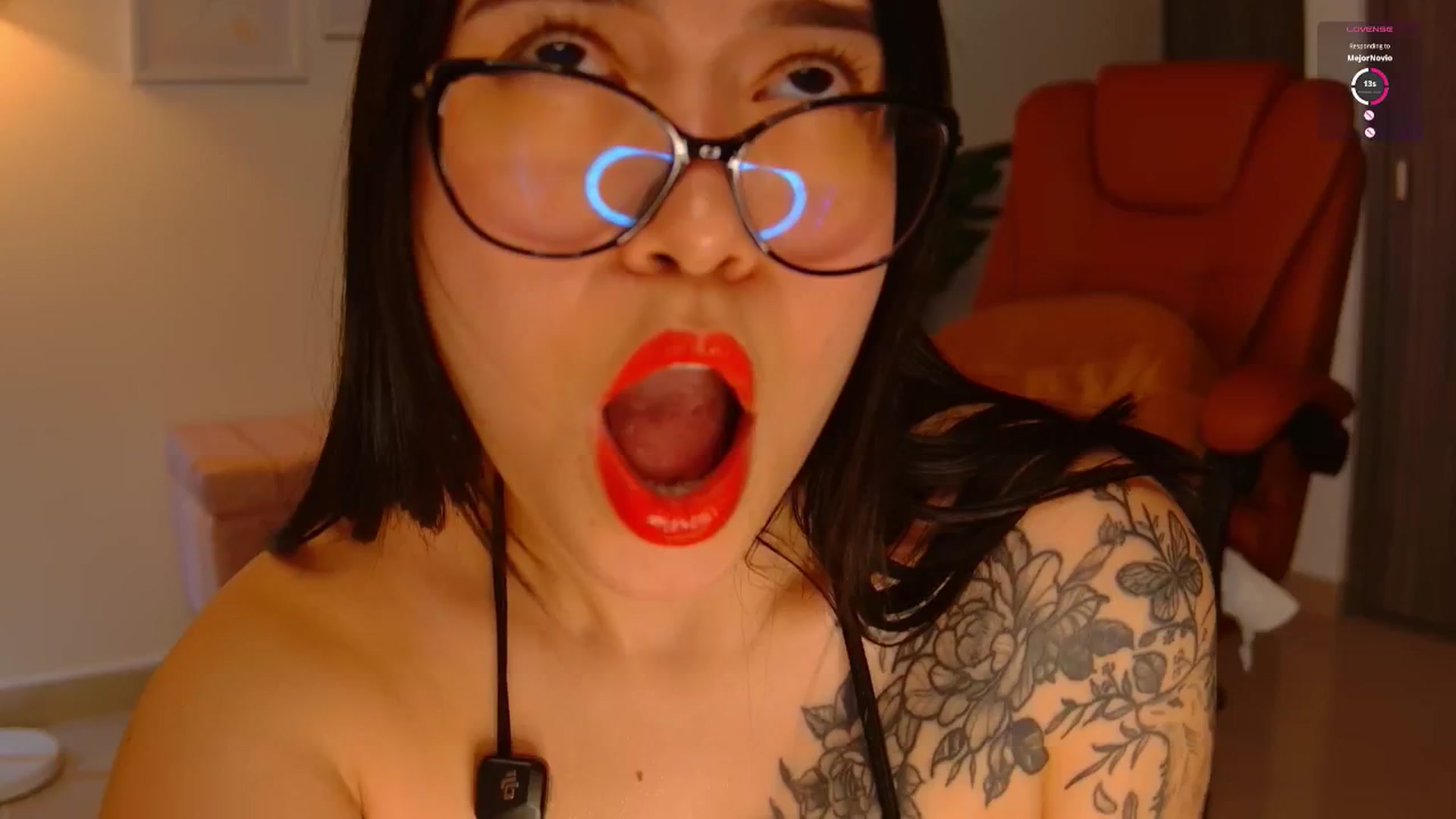 Gallery image thumbnail from angel_sweet9's myfreecams stream on, 12/22/2025, 16:37 image 4 of 20
