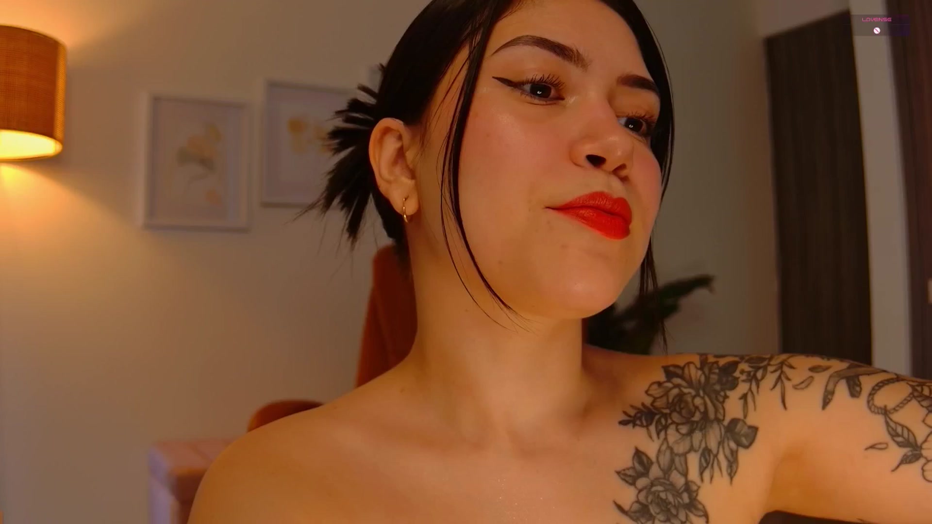 Gallery image thumbnail from angel_sweet9's myfreecams stream on, 12/23/2025, 15:42 image 3 of 20