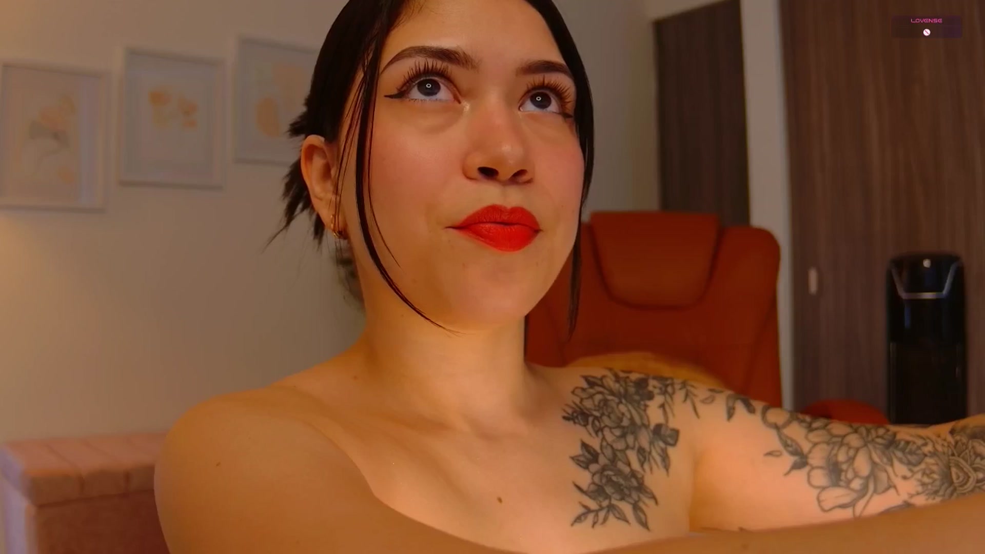 Gallery image thumbnail from angel_sweet9's myfreecams stream on, 12/23/2025, 15:42 image 18 of 20