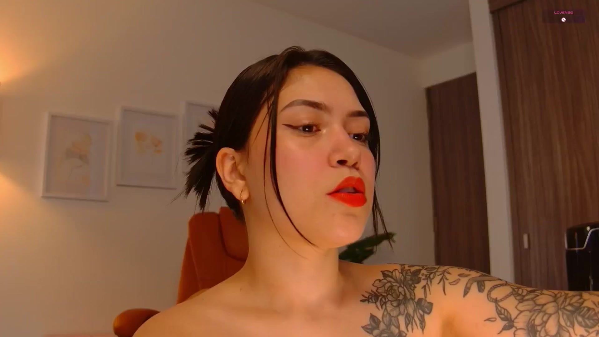 Gallery image thumbnail from angel_sweet9's myfreecams stream on, 12/23/2025, 15:42 image 1 of 20