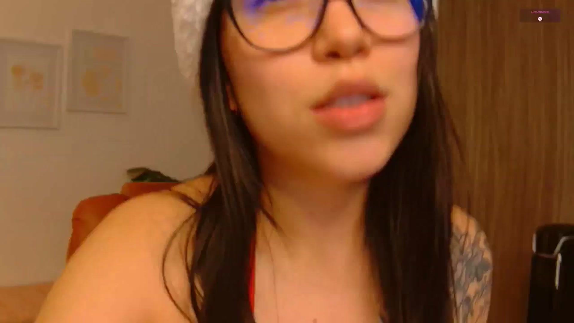 Gallery image thumbnail from angel_sweet9's myfreecams stream on, 12/25/2025, 21:12 image 17 of 20