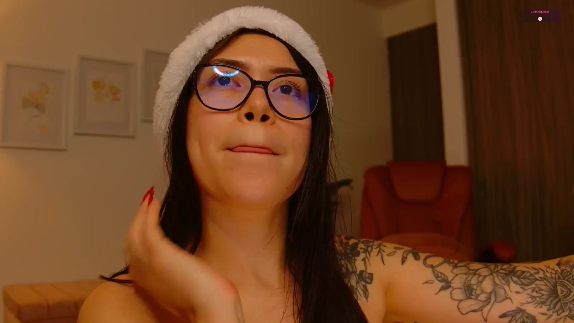 Gallery image thumbnail from angel_sweet9's myfreecams stream on, 12/25/2025, 22:11 image 3 of 20