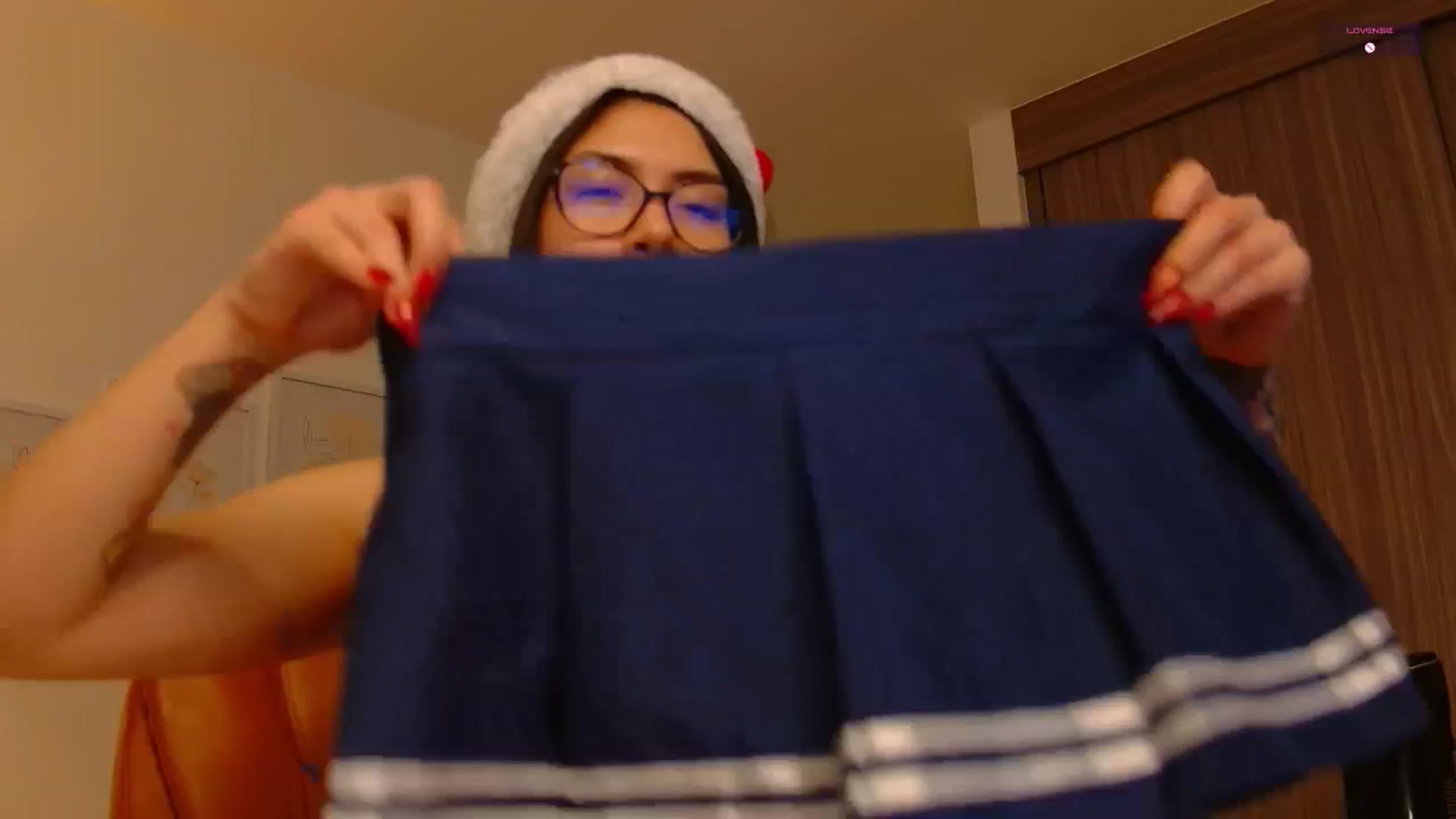 Gallery image thumbnail from angel_sweet9's myfreecams stream on, 12/25/2025, 22:11 image 15 of 20