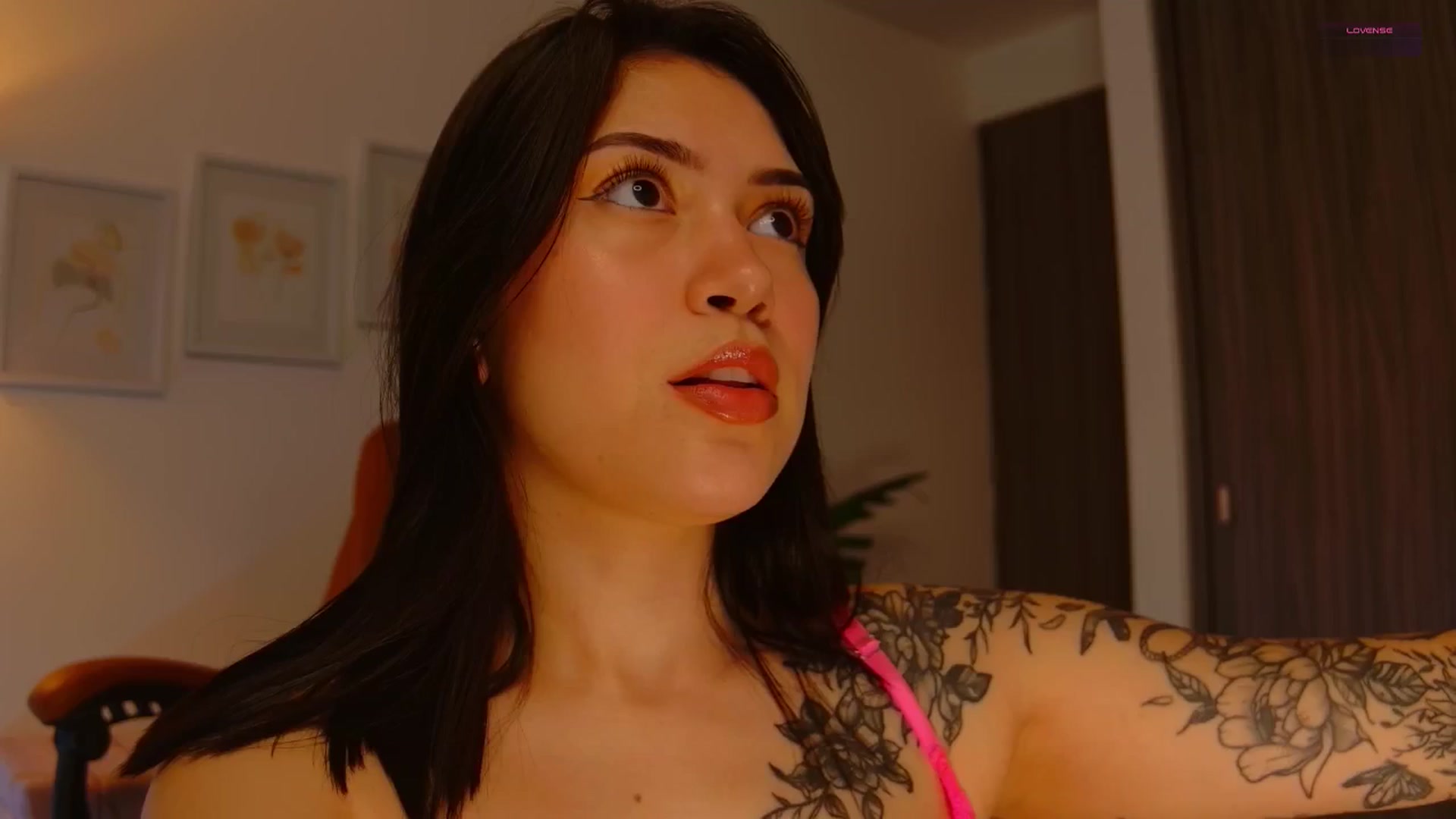 Gallery image thumbnail from angel_sweet9's myfreecams stream on, 01/05/2026, 15:36 image 7 of 20