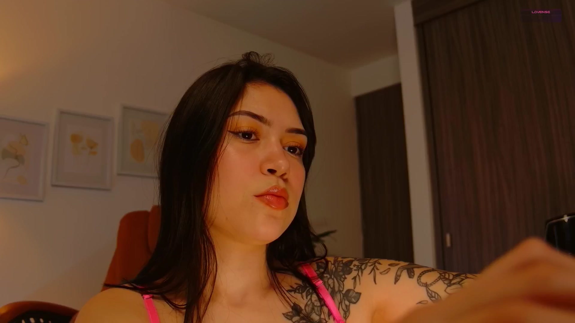 Gallery image thumbnail from angel_sweet9's myfreecams stream on, 01/05/2026, 15:36 image 2 of 20