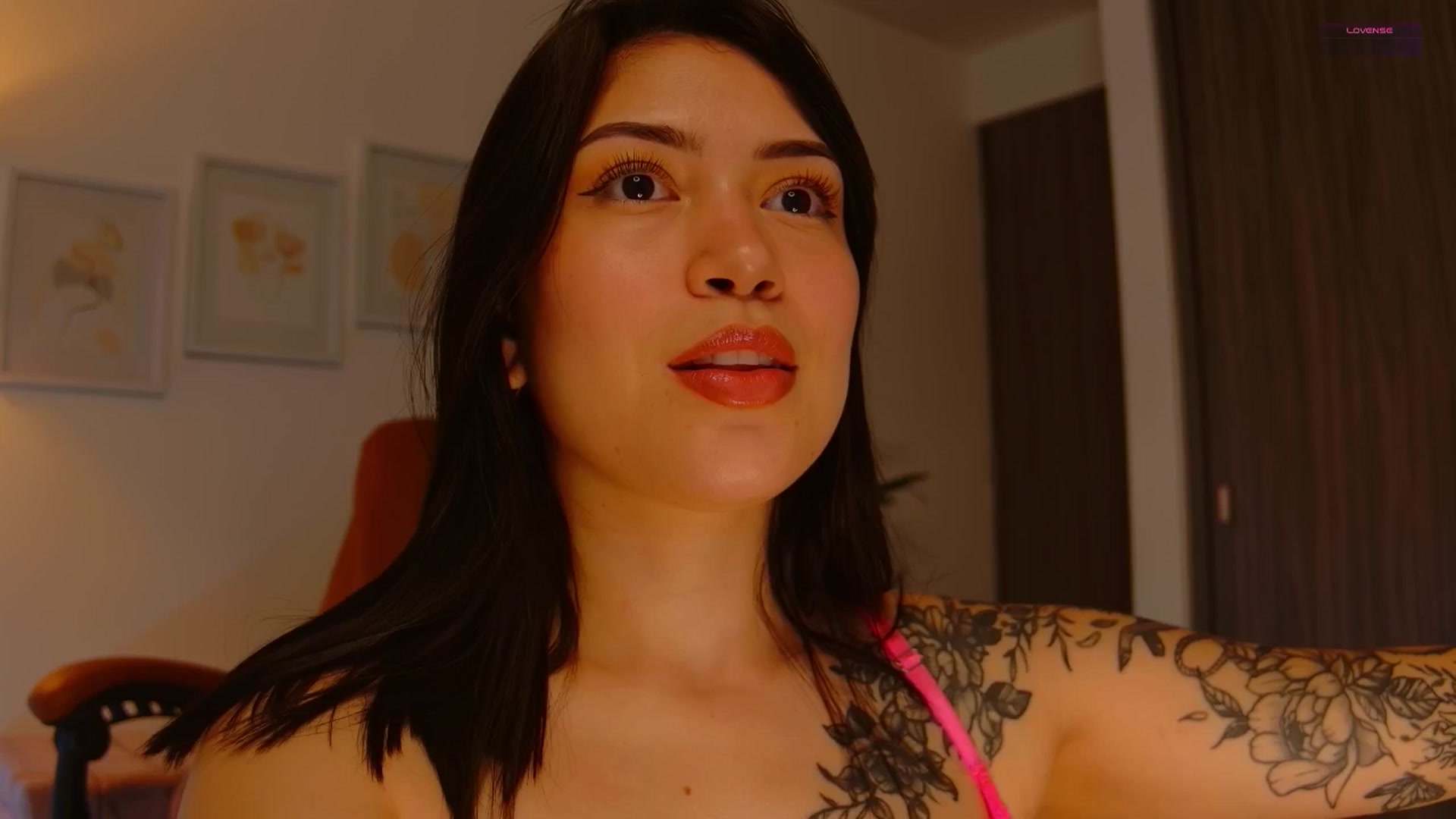 Gallery image thumbnail from angel_sweet9's myfreecams stream on, 01/05/2026, 15:36 image 6 of 20