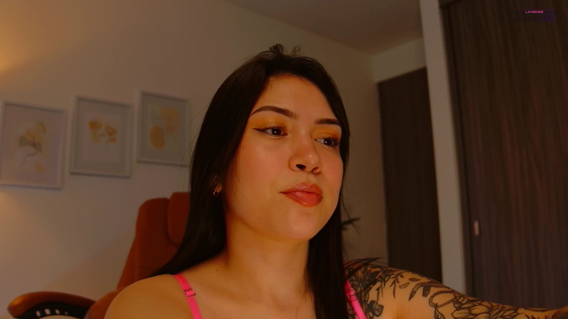 Gallery image thumbnail from angel_sweet9's myfreecams stream on, 01/05/2026, 15:36 image 20 of 20