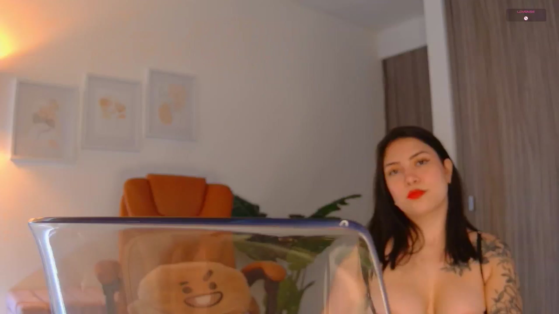 Gallery image thumbnail from angel_sweet9's myfreecams stream on, 01/06/2026, 14:52 image 9 of 20