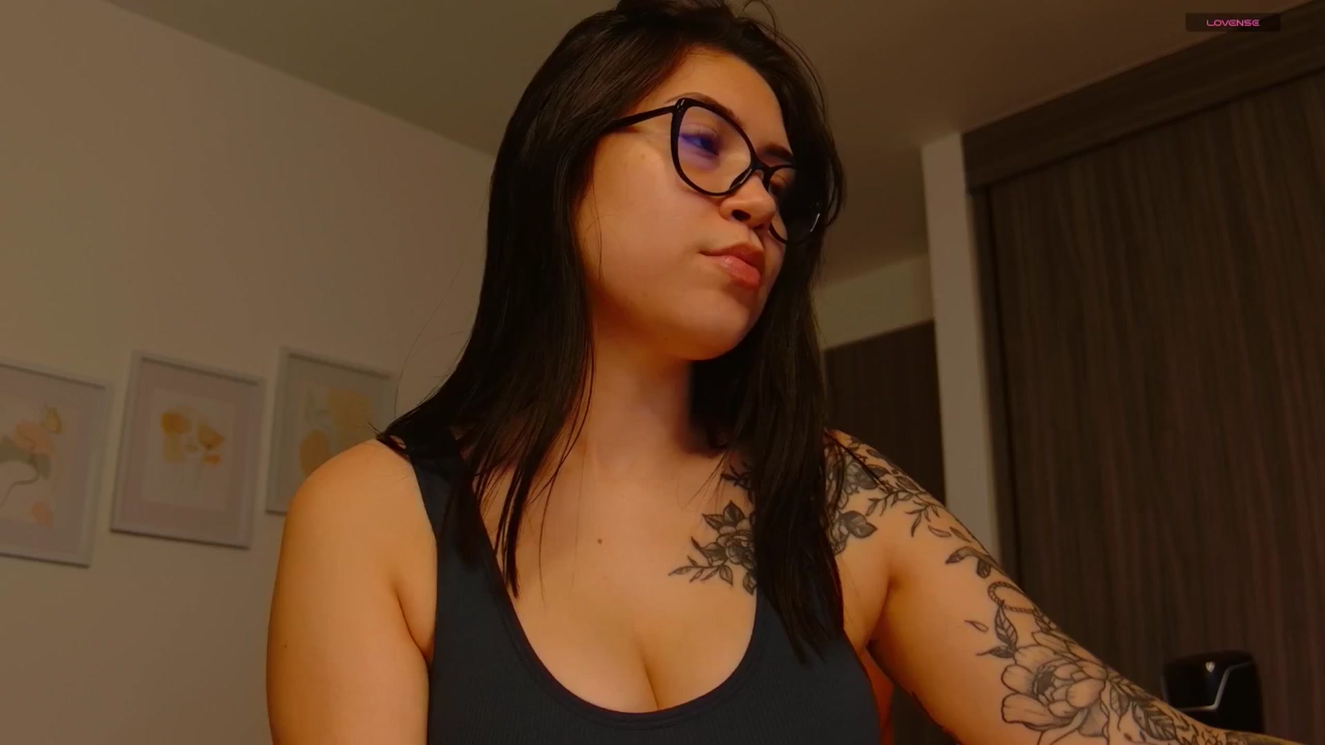 Gallery image thumbnail from angel_sweet9's myfreecams stream on, 01/09/2026, 20:15 image 13 of 20