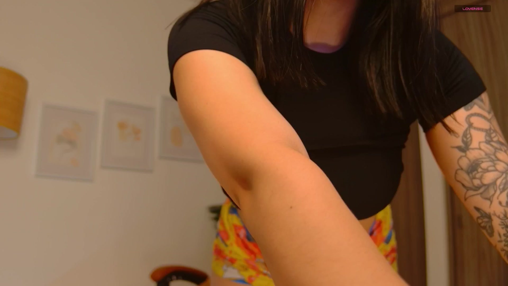 Gallery image thumbnail from angel_sweet9's myfreecams stream on, 01/09/2026, 20:15 image 6 of 20