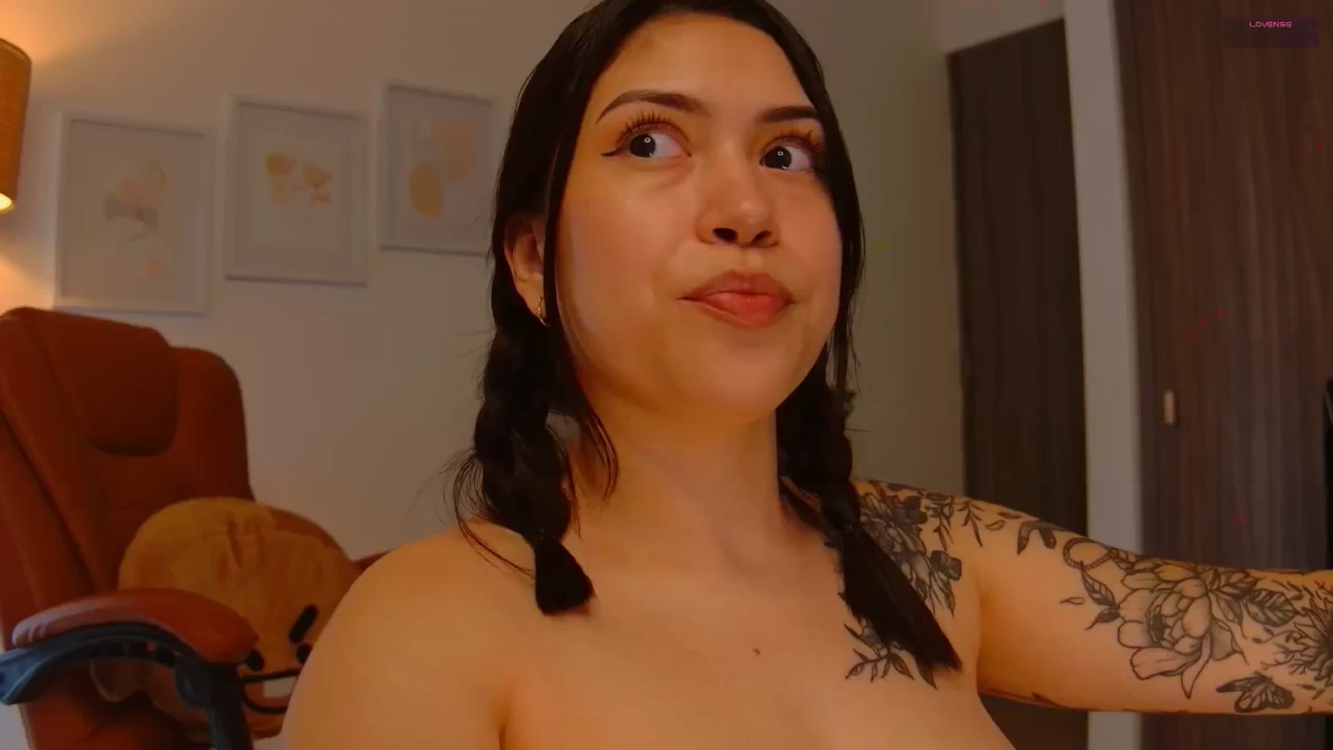 Gallery image thumbnail from angel_sweet9's myfreecams stream on, 01/27/2026, 13:16 image 9 of 20