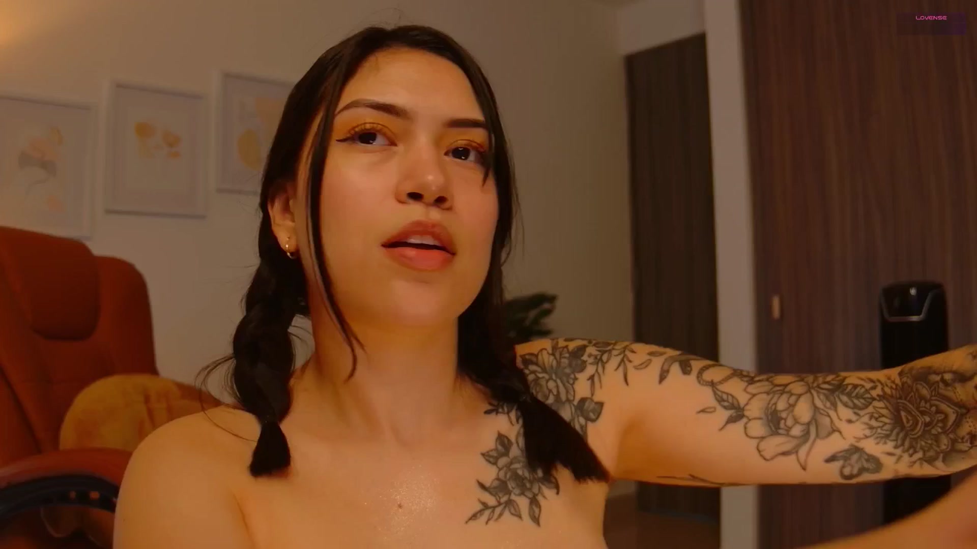 Gallery image thumbnail from angel_sweet9's myfreecams stream on, 01/27/2026, 13:16 image 2 of 20