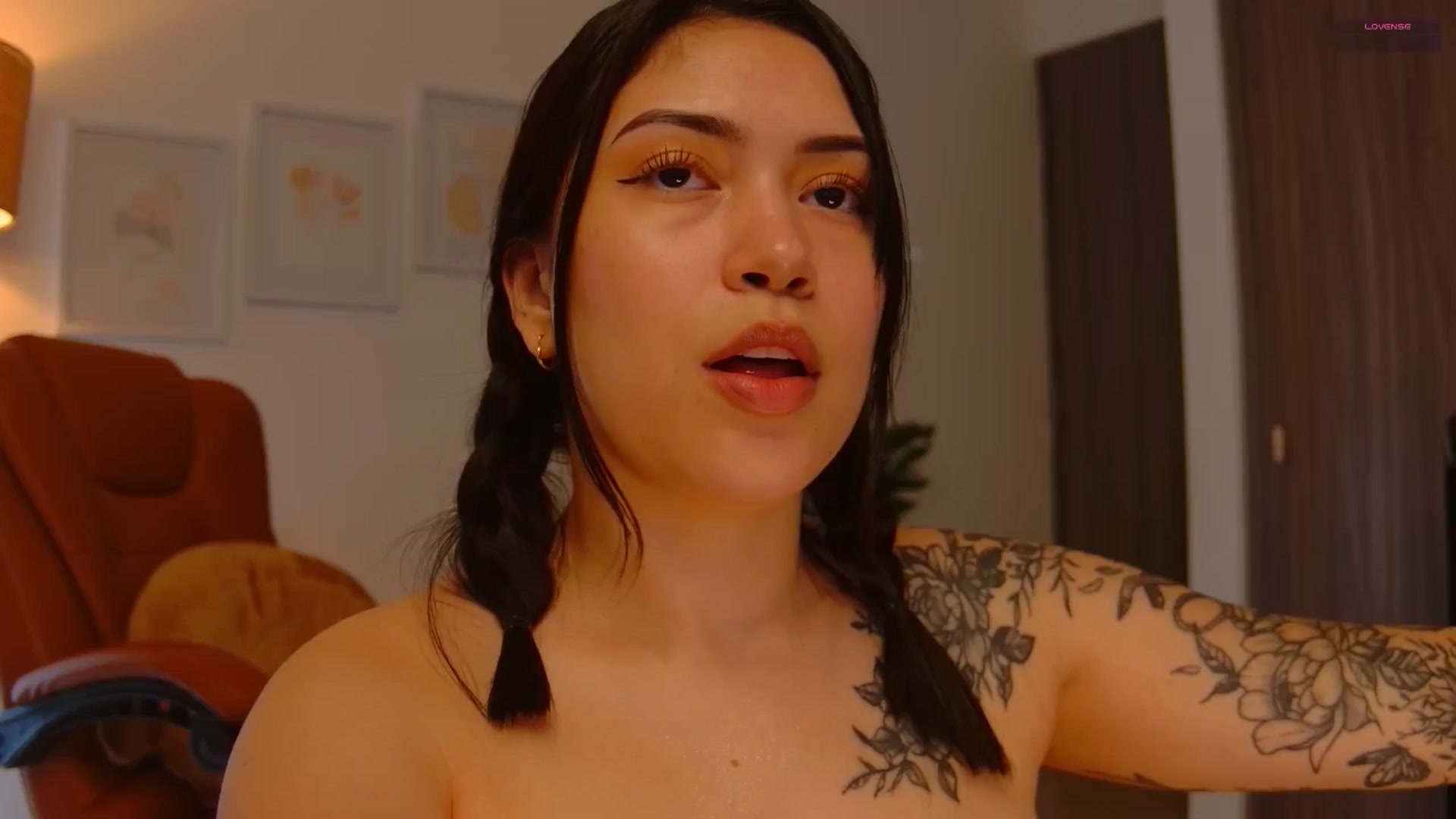 Gallery image thumbnail from angel_sweet9's myfreecams stream on, 01/27/2026, 13:16 image 10 of 20
