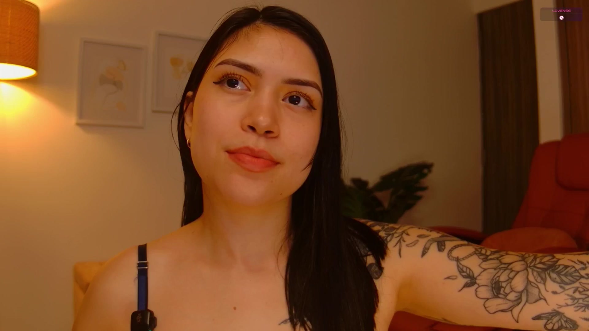 Gallery image thumbnail from angel_sweet9's myfreecams stream on, 01/30/2026, 24:40 image 16 of 20