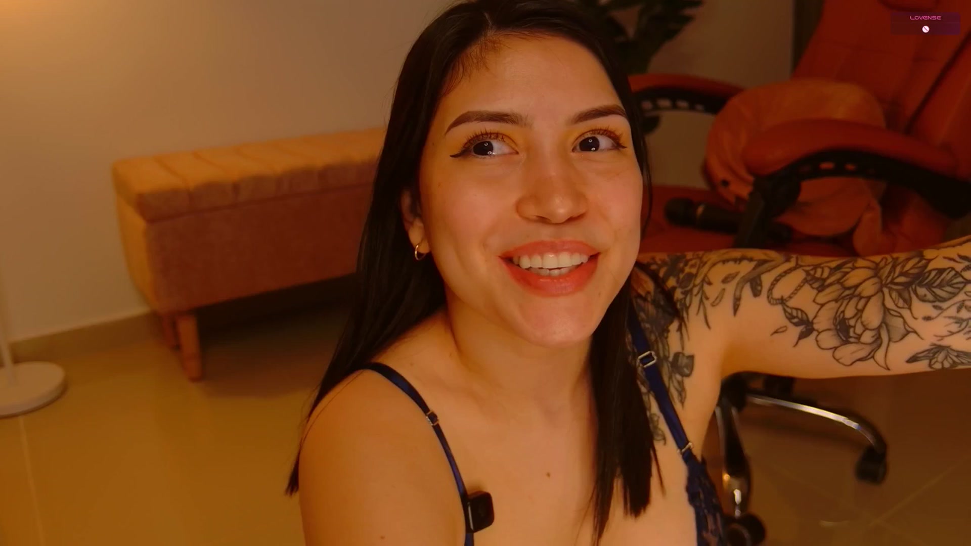 Gallery image thumbnail from angel_sweet9's myfreecams stream on, 01/30/2026, 24:40 image 14 of 20