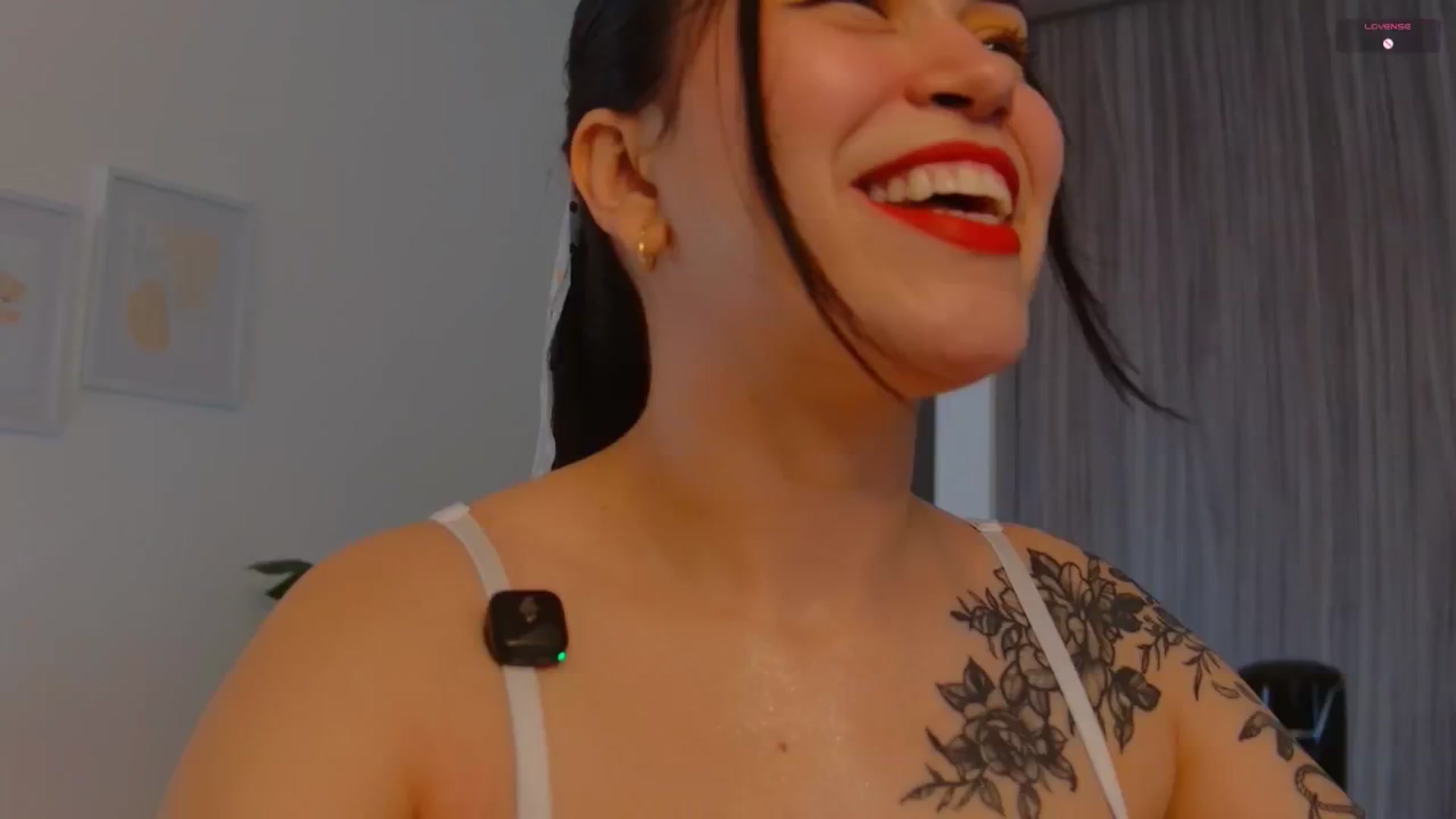 Gallery image thumbnail from angel_sweet9's myfreecams stream on, 02/04/2026, 14:12 image 8 of 20
