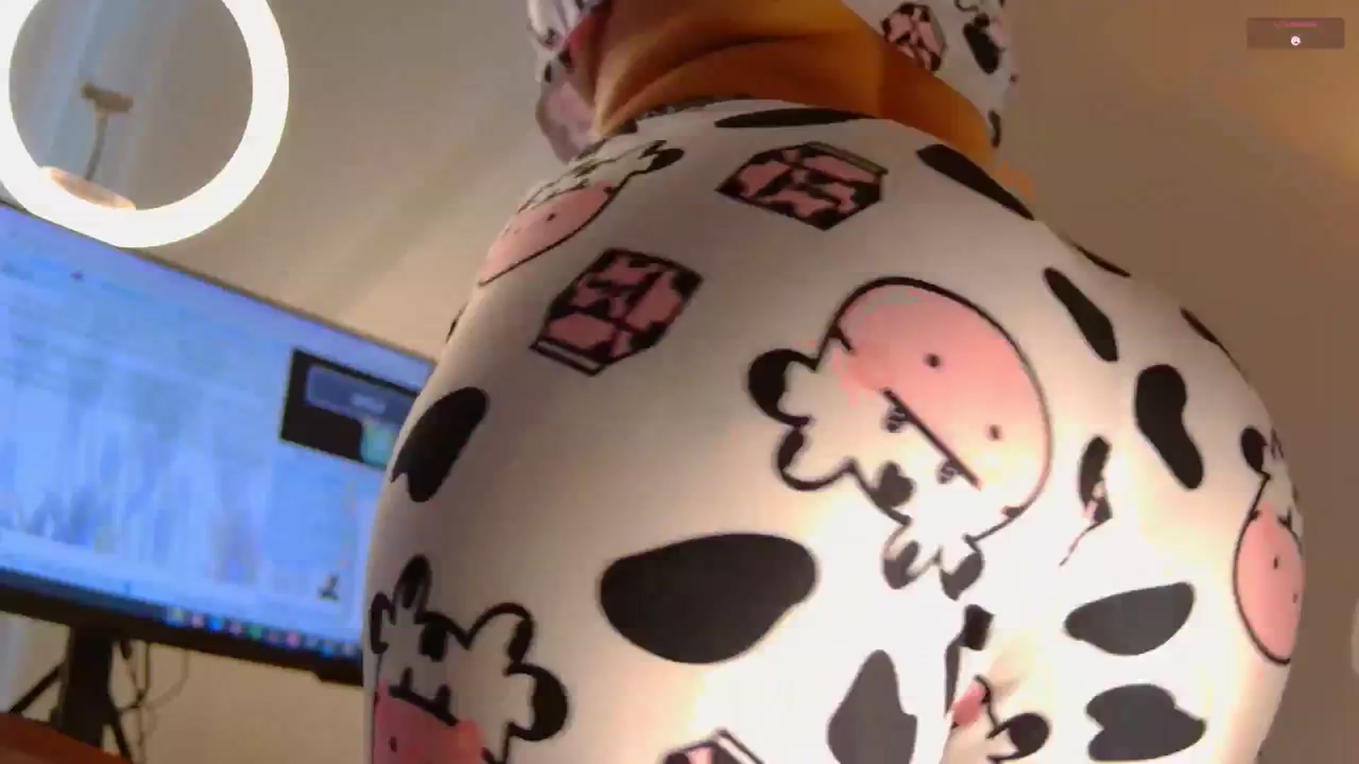 Gallery image thumbnail from angel_sweet9's myfreecams stream on, 04/14/2026, 15:06 image 14 of 20