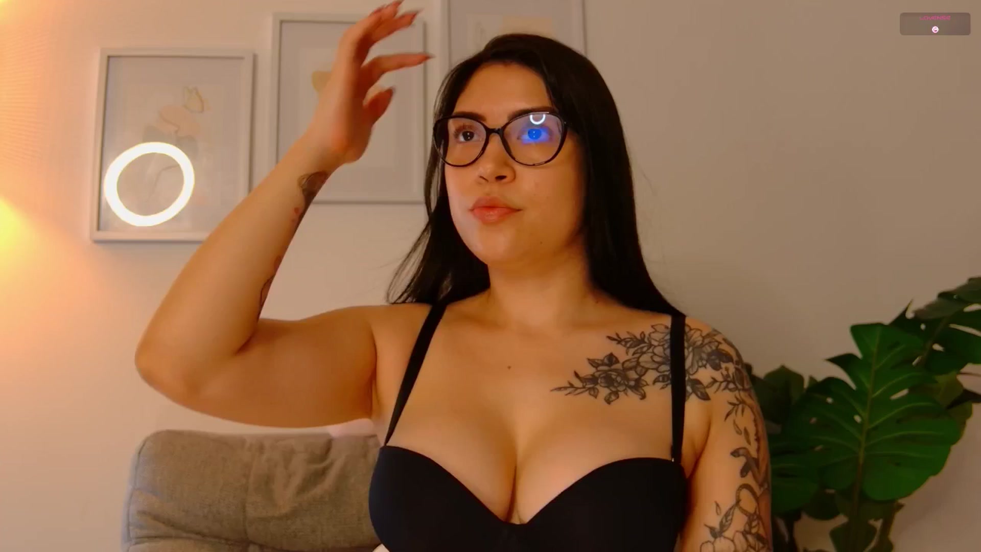 Gallery image thumbnail from angel_sweet9's myfreecams stream on, 04/26/2026, 16:13 image 2 of 20
