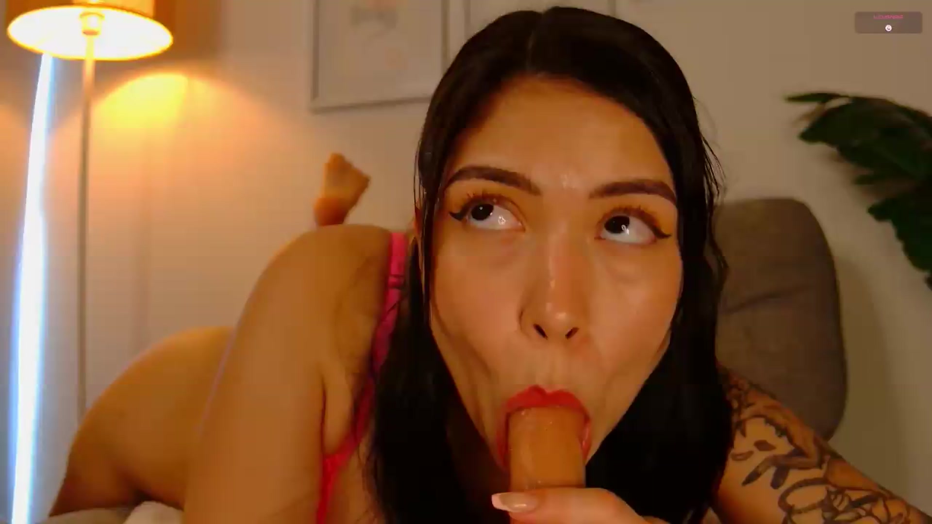 Gallery image thumbnail from angel_sweet9's myfreecams stream on, 05/26/2026, 16:23 image 12 of 20
