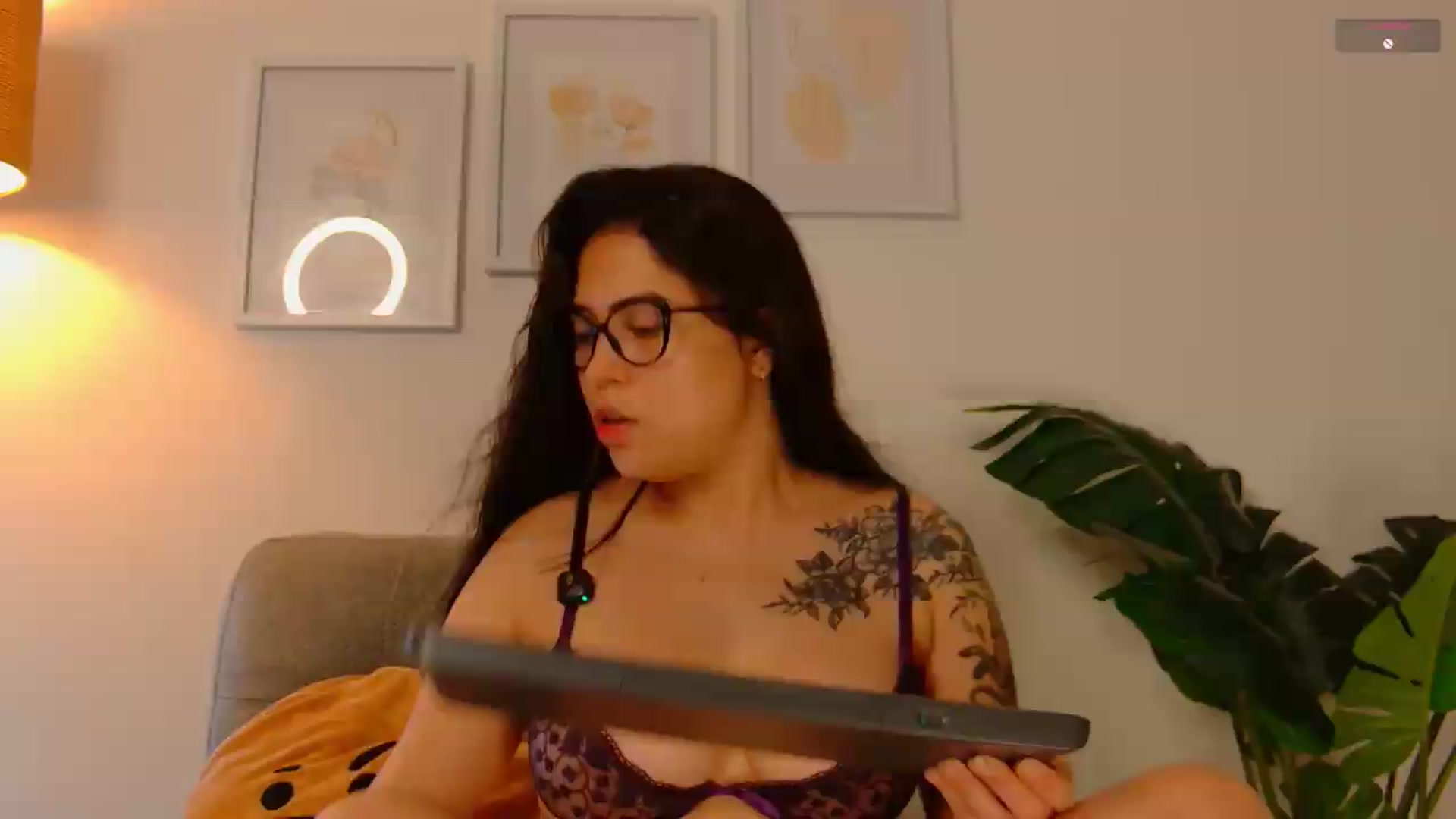 Gallery image thumbnail from angel_sweet9's myfreecams stream on, 06/23/2026, 17:20 image 8 of 20