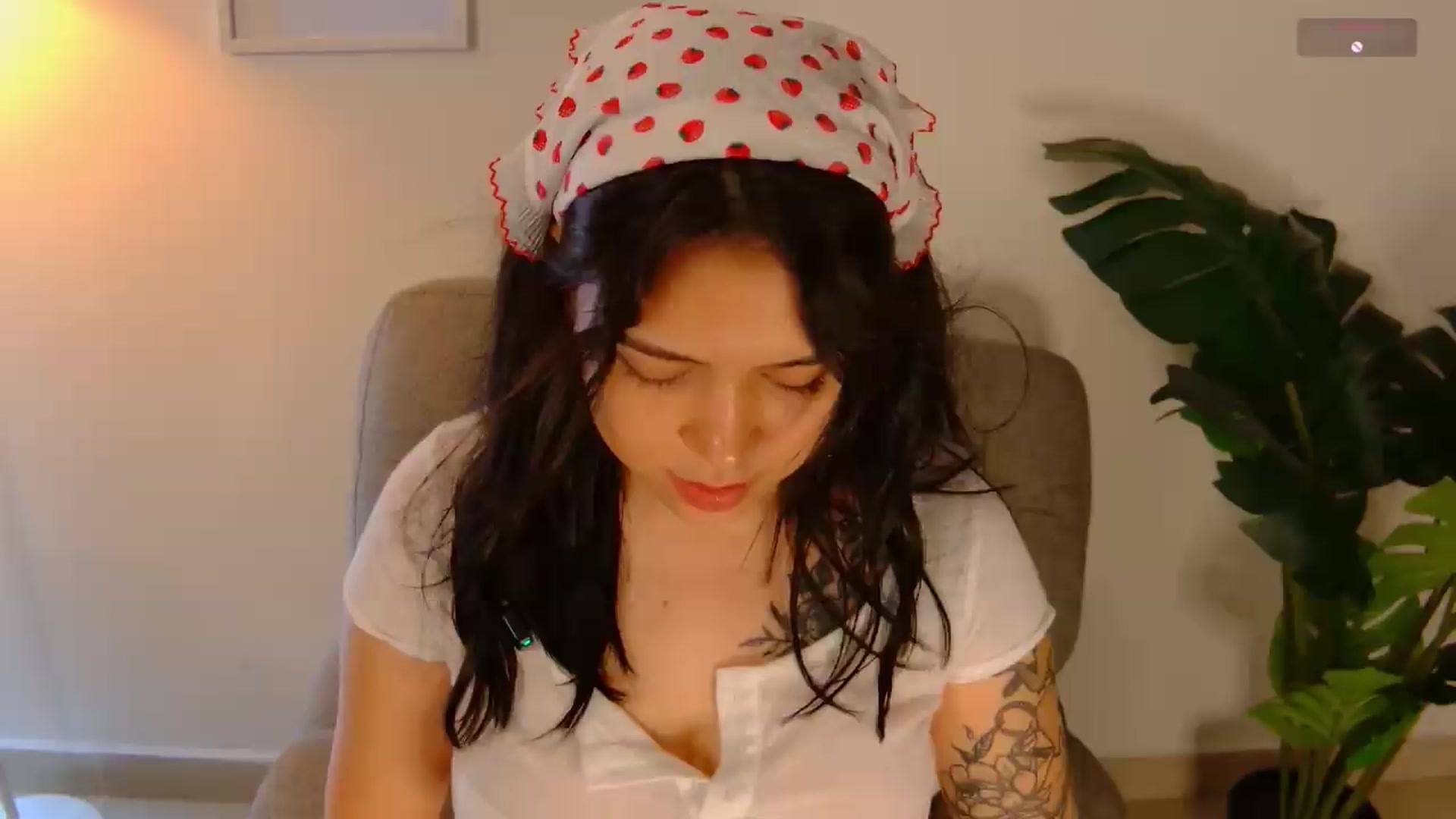 Gallery image thumbnail from angel_sweet9's myfreecams stream on, 06/25/2026, 17:05 image 2 of 20