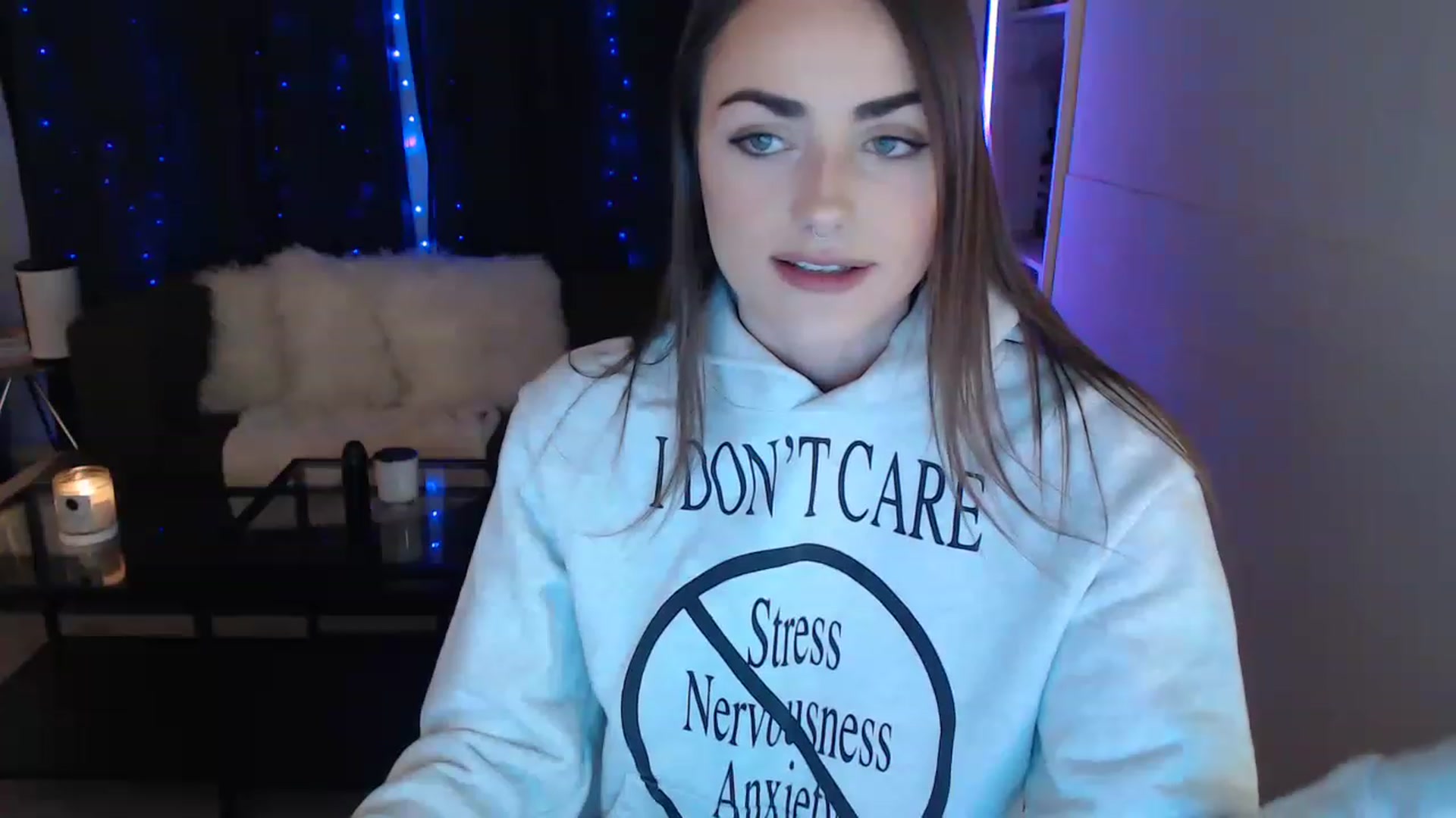 Gallery image thumbnail from angelpuppygrl's myfreecams stream on, 11/21/2022, 24:18 image 18 of 20