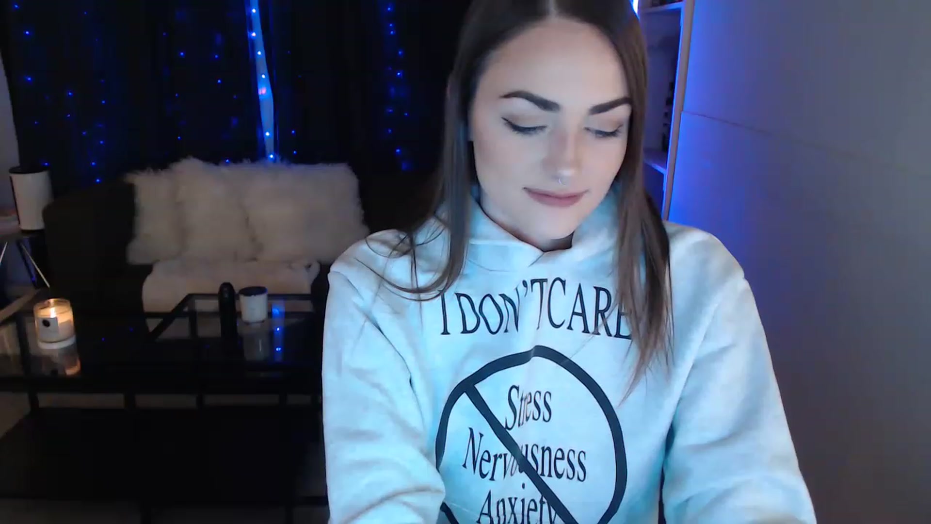 Gallery image thumbnail from angelpuppygrl's myfreecams stream on, 11/21/2022, 24:18 image 16 of 20