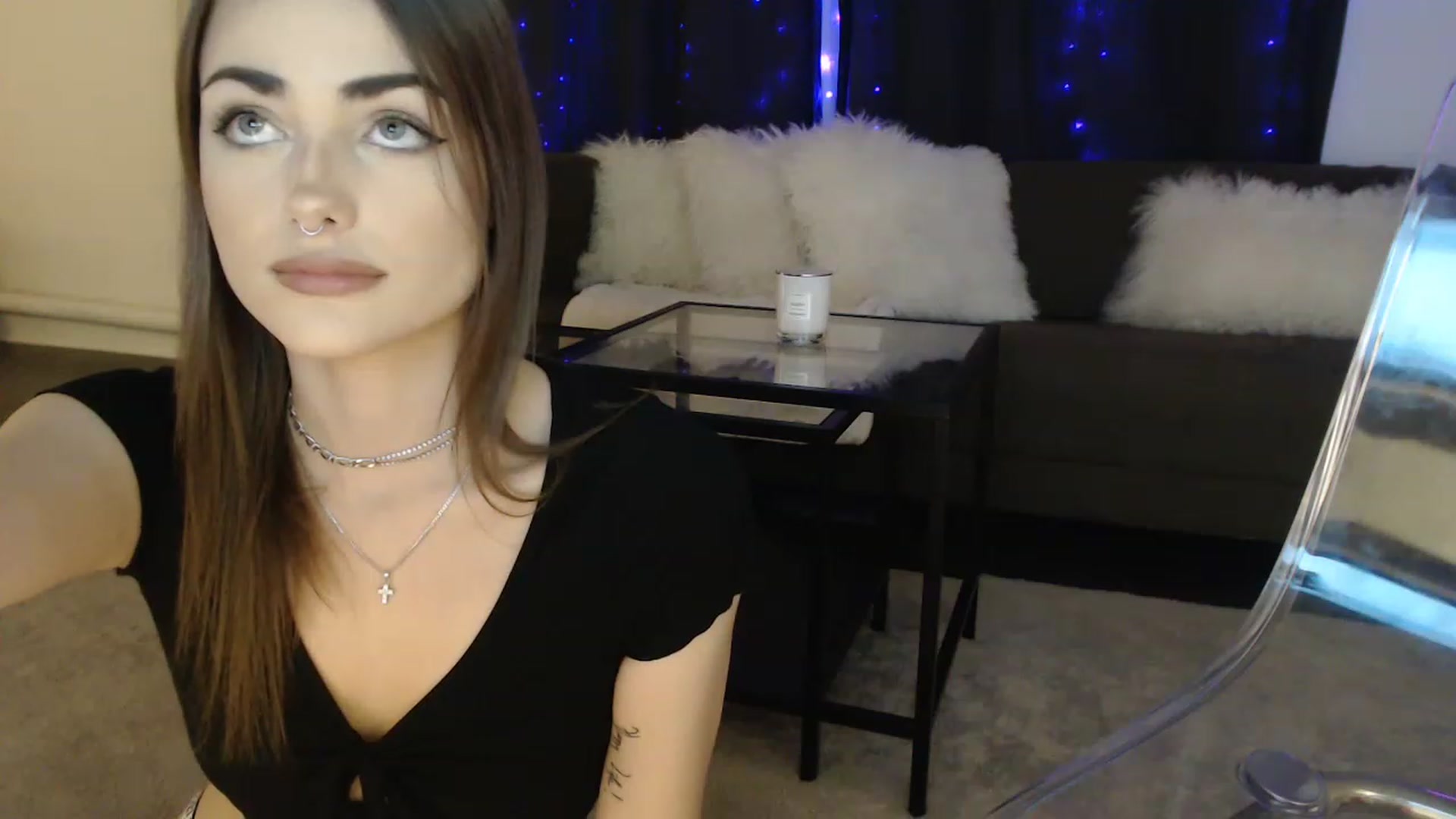 Gallery image thumbnail from angelpuppygrl's myfreecams stream on, 11/22/2022, 21:11 image 8 of 20