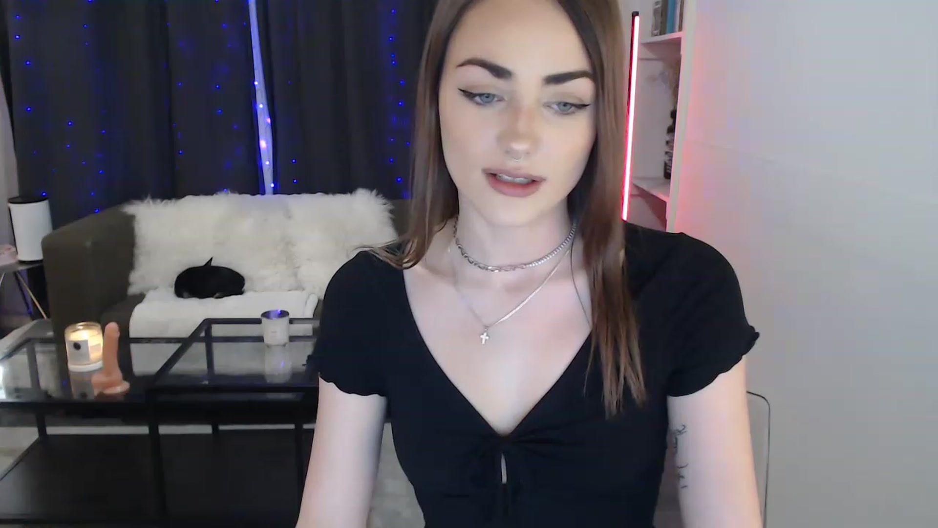 Gallery image thumbnail from angelpuppygrl's myfreecams stream on, 11/23/2022, 08:18 image 13 of 20