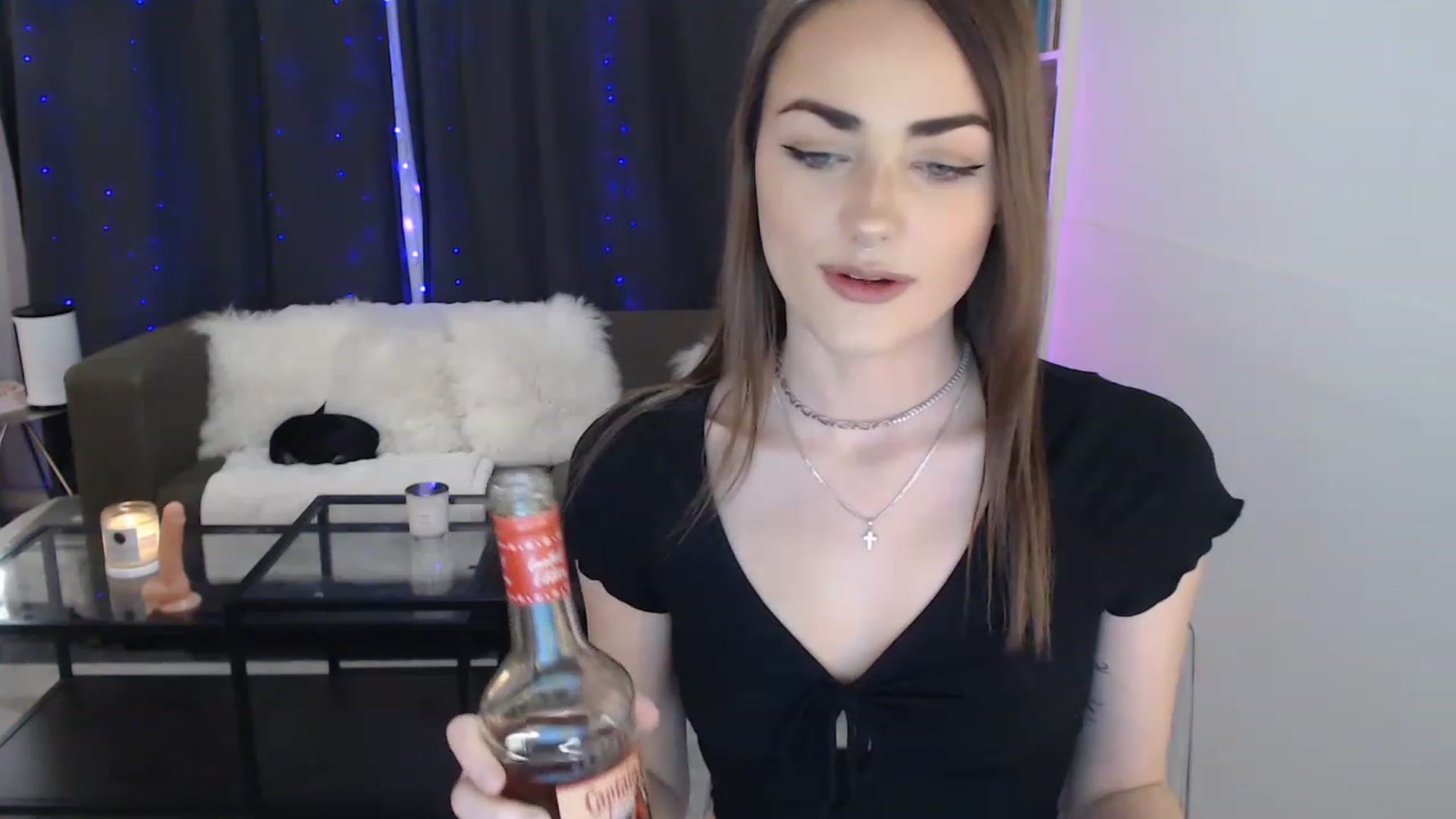 Gallery image thumbnail from angelpuppygrl's myfreecams stream on, 11/23/2022, 08:18 image 12 of 20