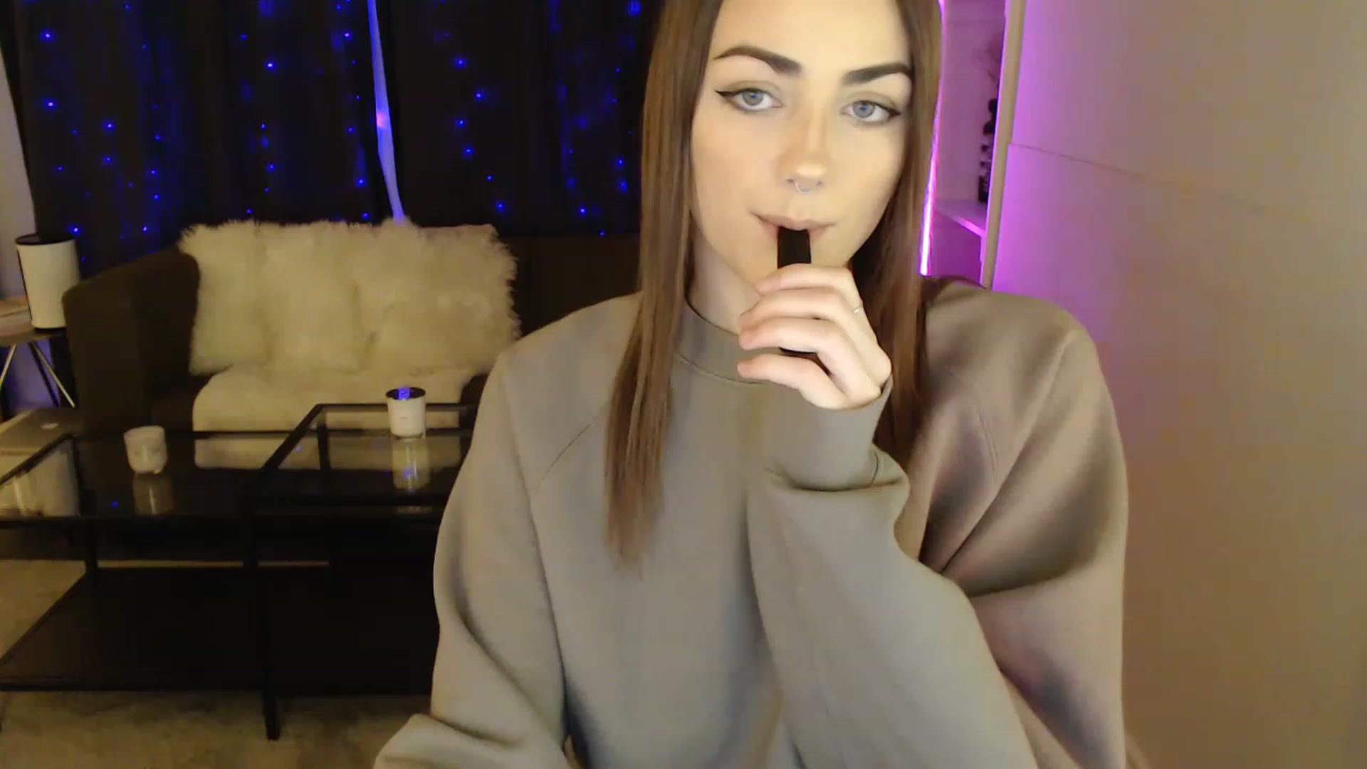 Gallery image thumbnail from angelpuppygrl's myfreecams stream on, 12/01/2022, 10:38 image 7 of 20