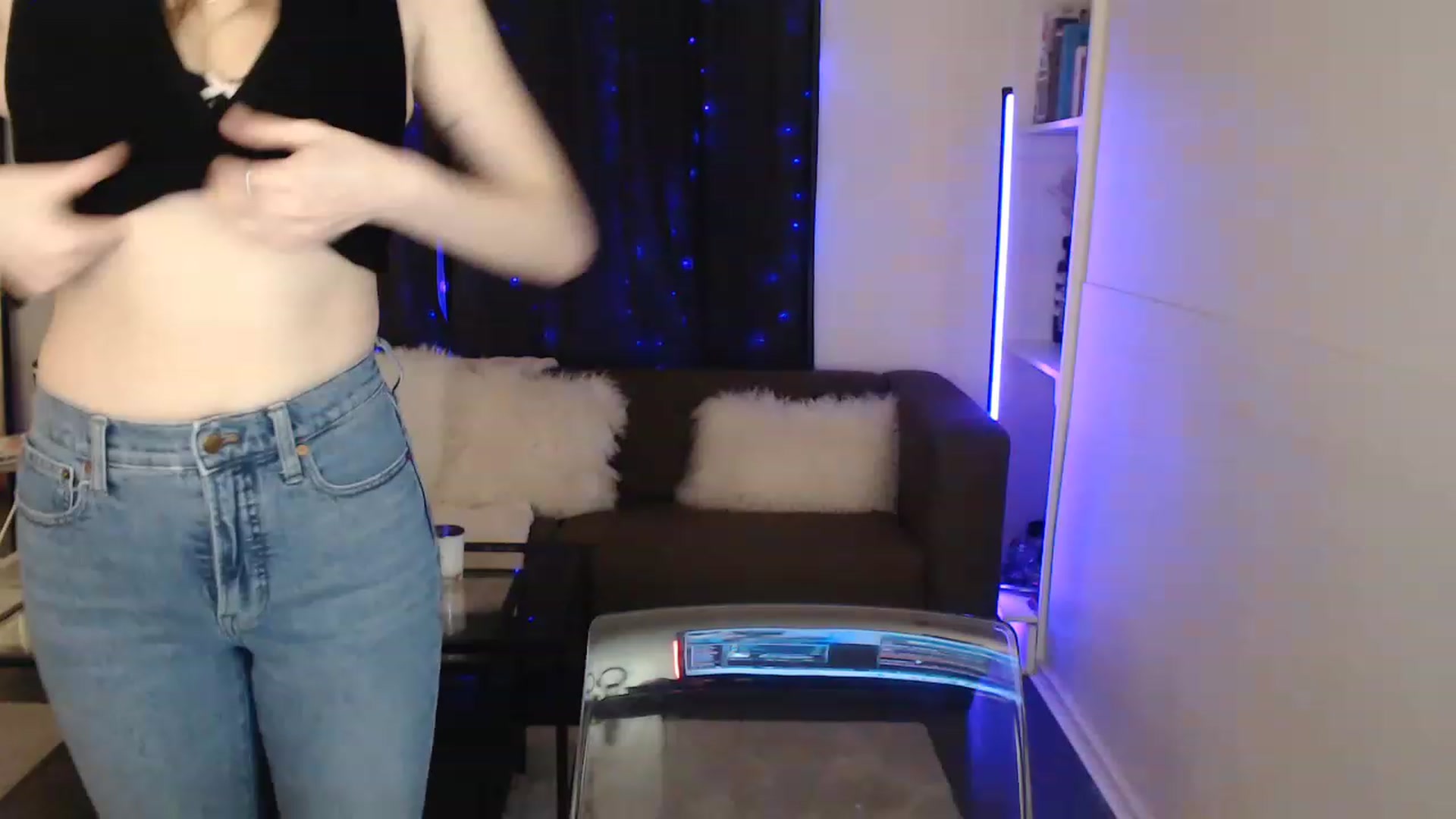 Gallery image thumbnail from angelpuppygrl's myfreecams stream on, 12/04/2022, 06:36 image 20 of 20